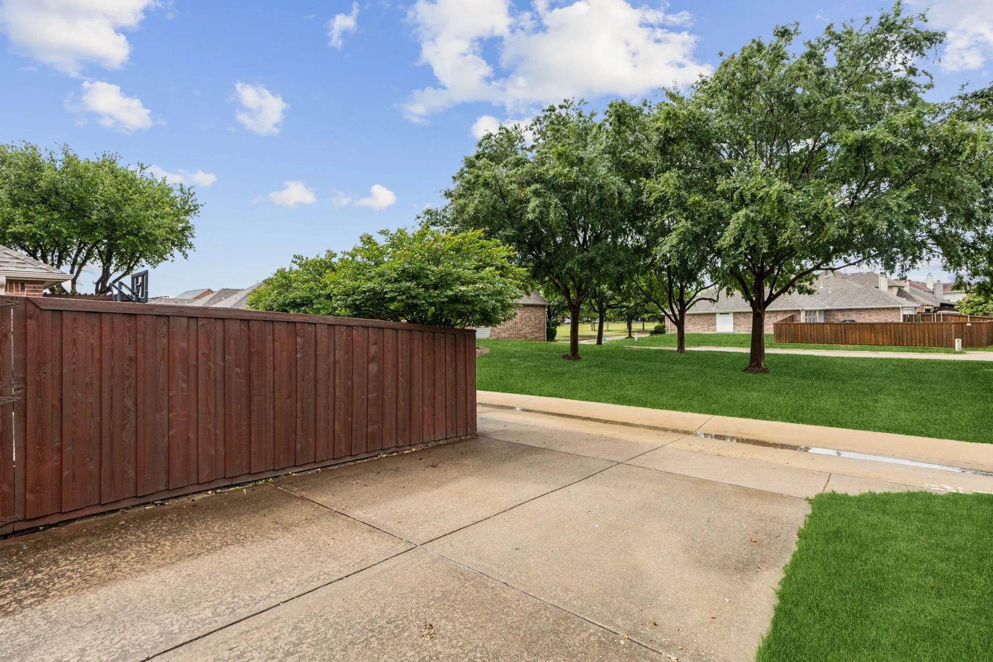 Single Family Residence For Sale in Collin County , 5312 Oakley Road, Mc Kinney, Texas 75070, 3 Bedroom, 3 Bathroom, 2 Garage spaces, 2,474 Sqft, built in 2007, mls#21373003, Real Estate Agent in Mc Kinney, Homes For Sale in Collin county, Homes For Sale in Mc Kinney, Realtor in Mc Kinney Texas, Real Estate Brokerage Independent Realty Texas, Luminita Cordes Realtor