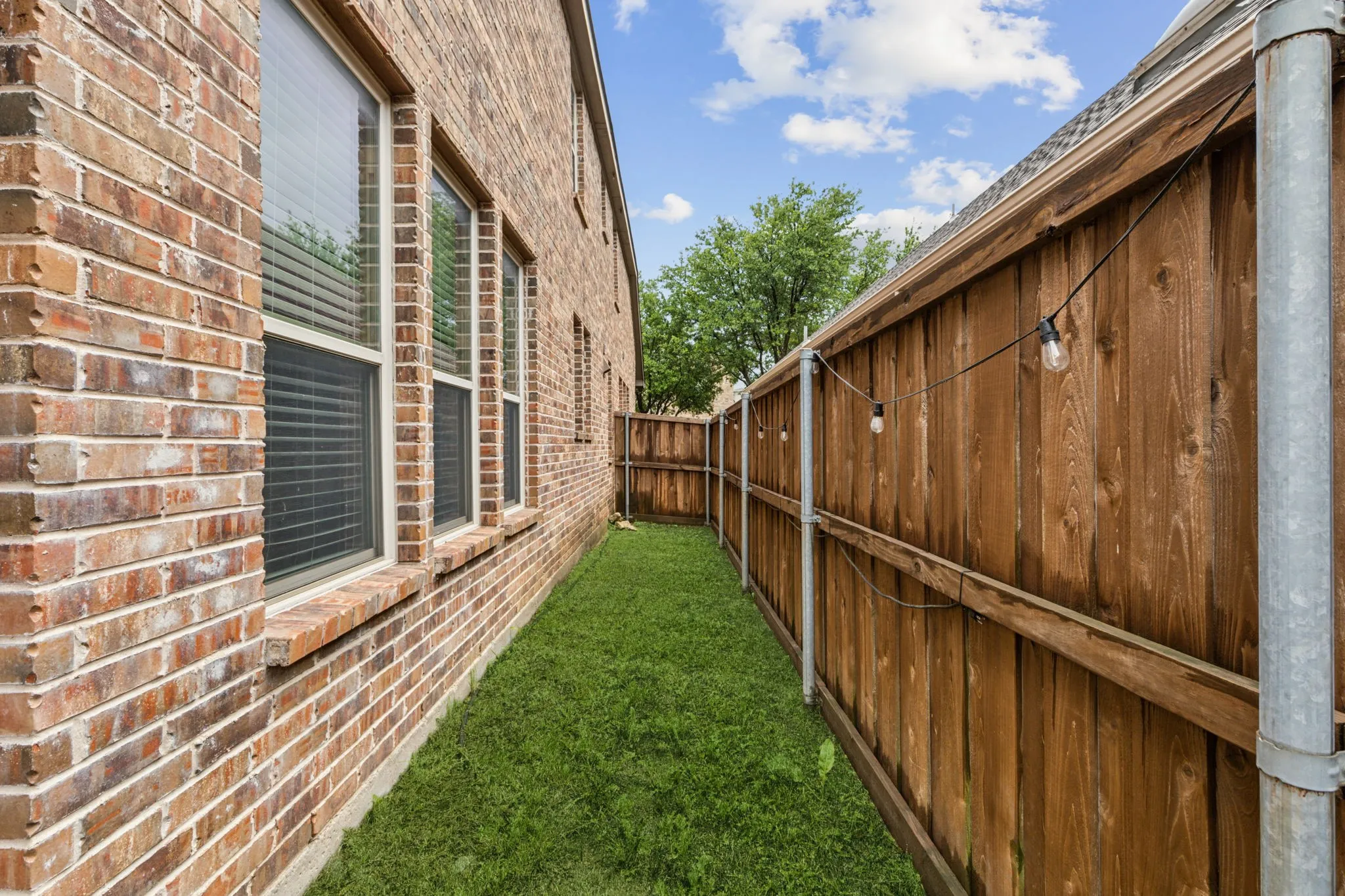 Single Family Residence For Sale in Collin County , 5312 Oakley Road, Mc Kinney, Texas 75070, 3 Bedroom, 3 Bathroom, 2 Garage spaces, 2,474 Sqft, built in 2007, mls#21373003, Real Estate Agent in Mc Kinney, Homes For Sale in Collin county, Homes For Sale in Mc Kinney, Realtor in Mc Kinney Texas, Real Estate Brokerage Independent Realty Texas, Luminita Cordes Realtor