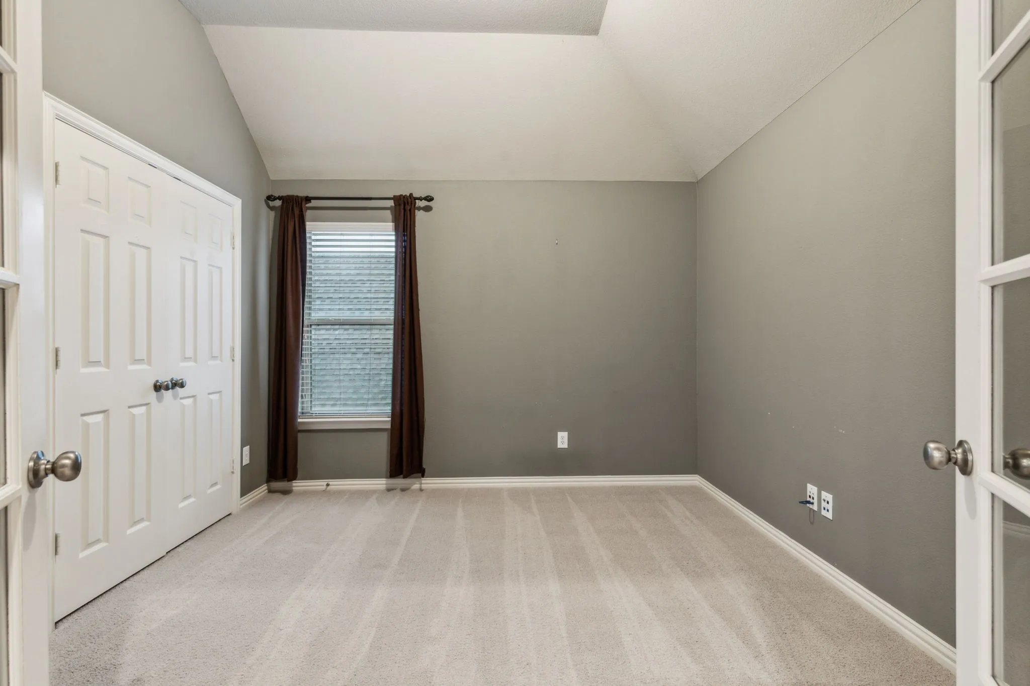 Single Family Residence For Sale in Collin County , 5312 Oakley Road, Mc Kinney, Texas 75070, 3 Bedroom, 3 Bathroom, 2 Garage spaces, 2,474 Sqft, built in 2007, mls#21373003, Real Estate Agent in Mc Kinney, Homes For Sale in Collin county, Homes For Sale in Mc Kinney, Realtor in Mc Kinney Texas, Real Estate Brokerage Independent Realty Texas, Luminita Cordes Realtor