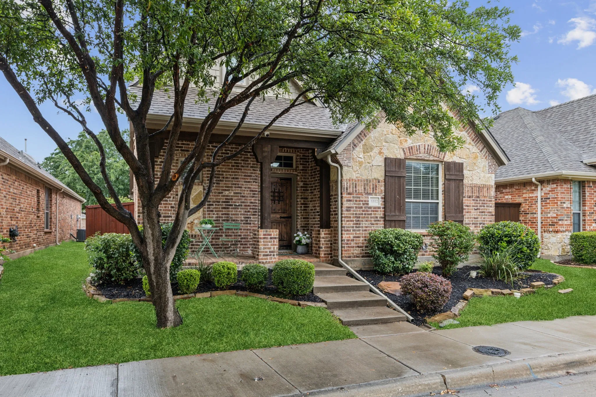 Single Family Residence For Sale in Collin County , 5312 Oakley Road, Mc Kinney, Texas 75070, 3 Bedroom, 3 Bathroom, 2 Garage spaces, 2,474 Sqft, built in 2007, mls#21373003, Real Estate Agent in Mc Kinney, Homes For Sale in Collin county, Homes For Sale in Mc Kinney, Realtor in Mc Kinney Texas, Real Estate Brokerage Independent Realty Texas, Luminita Cordes Realtor
