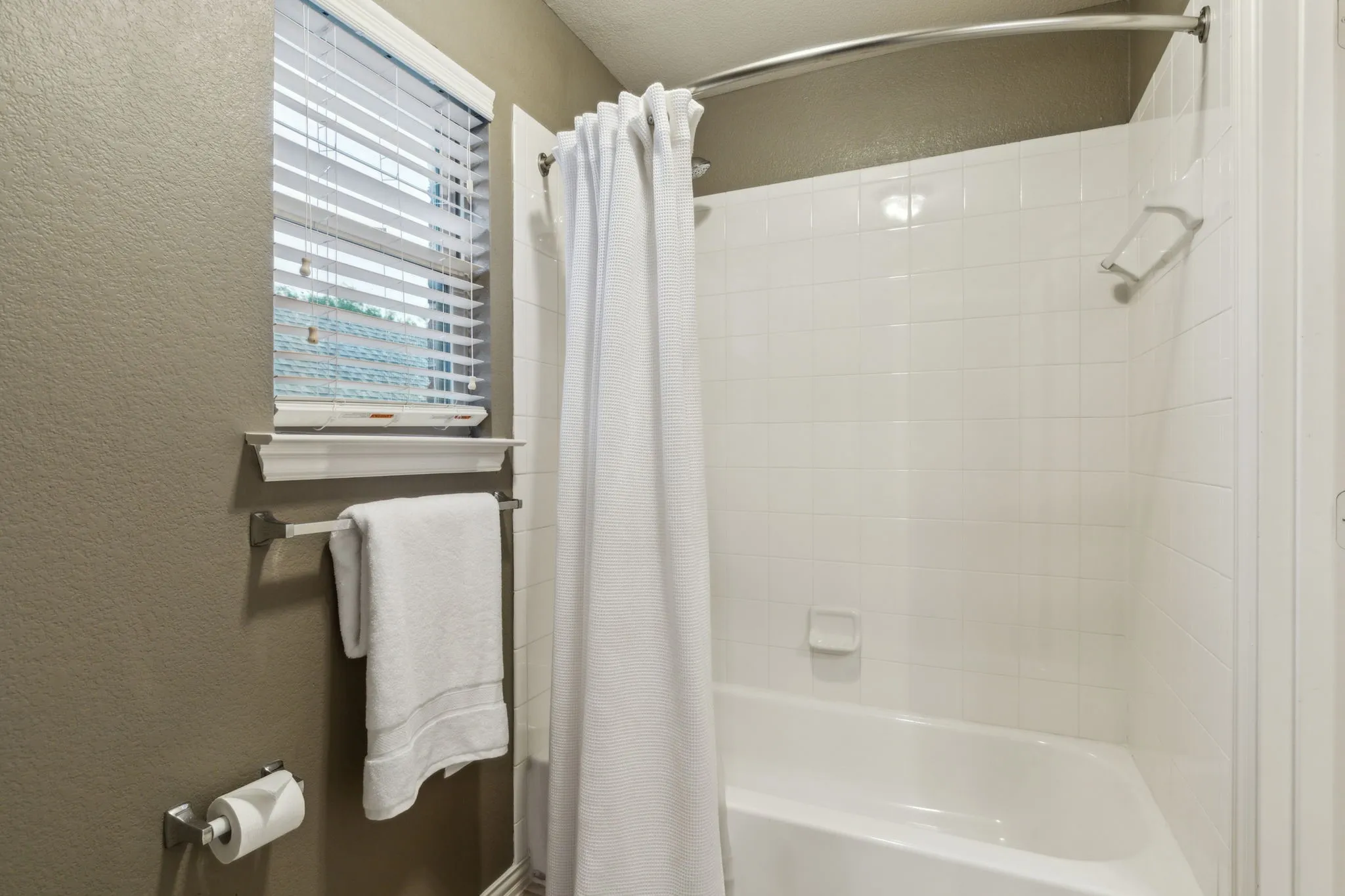 Single Family Residence For Sale in Collin County , 5312 Oakley Road, Mc Kinney, Texas 75070, 3 Bedroom, 3 Bathroom, 2 Garage spaces, 2,474 Sqft, built in 2007, mls#21373003, Real Estate Agent in Mc Kinney, Homes For Sale in Collin county, Homes For Sale in Mc Kinney, Realtor in Mc Kinney Texas, Real Estate Brokerage Independent Realty Texas, Luminita Cordes Realtor