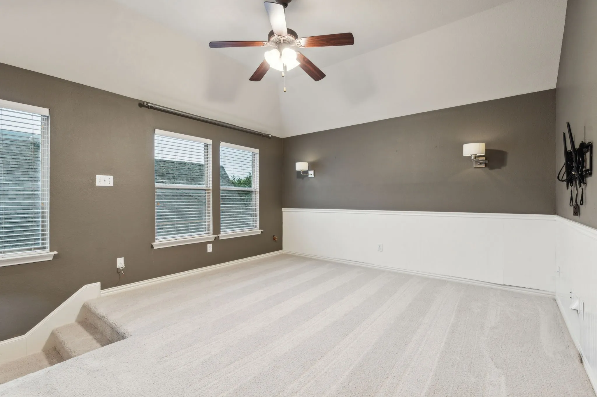 Single Family Residence For Sale in Collin County , 5312 Oakley Road, Mc Kinney, Texas 75070, 3 Bedroom, 3 Bathroom, 2 Garage spaces, 2,474 Sqft, built in 2007, mls#21373003, Real Estate Agent in Mc Kinney, Homes For Sale in Collin county, Homes For Sale in Mc Kinney, Realtor in Mc Kinney Texas, Real Estate Brokerage Independent Realty Texas, Luminita Cordes Realtor