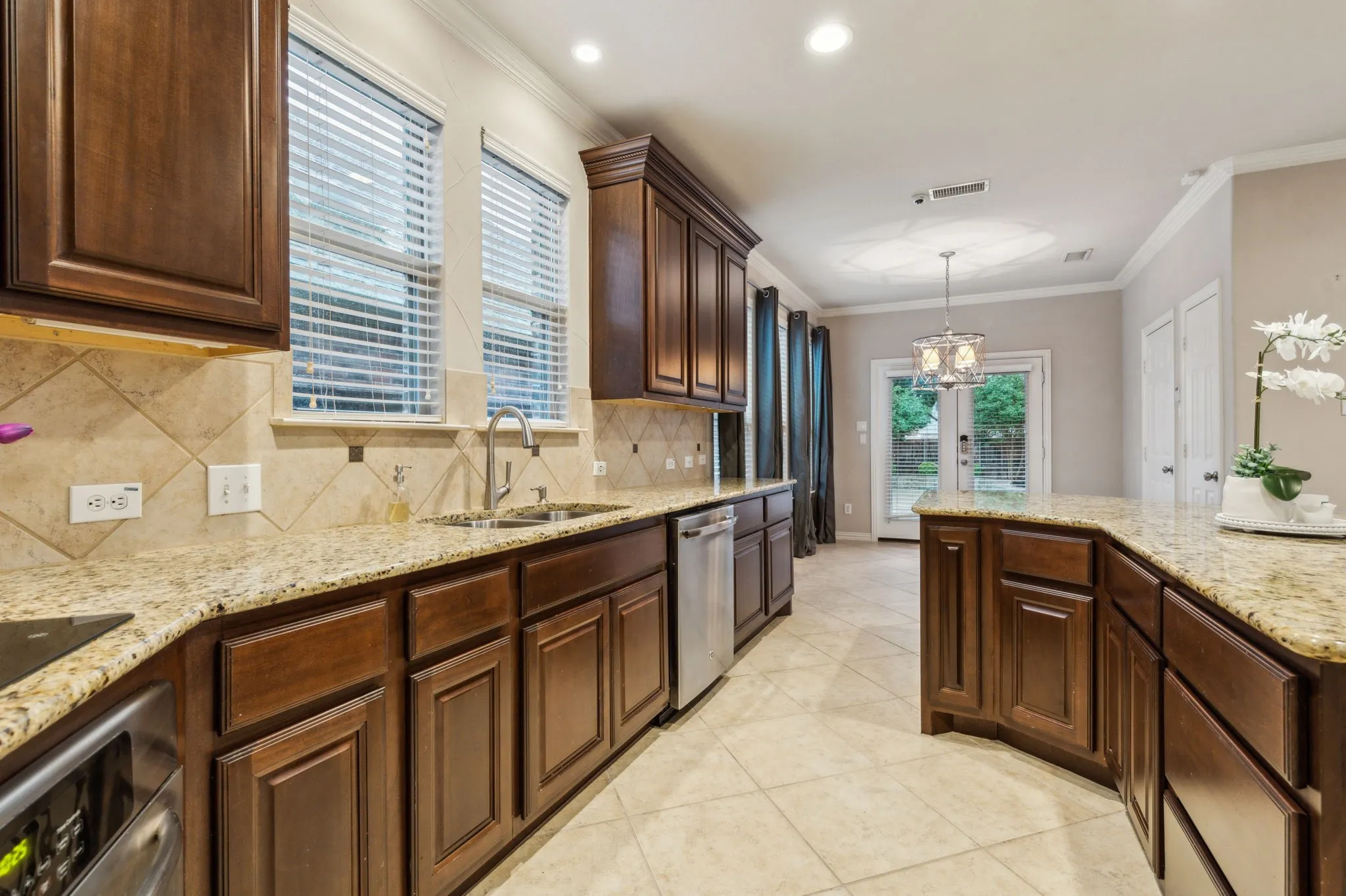 Single Family Residence For Sale in Collin County , 5312 Oakley Road, Mc Kinney, Texas 75070, 3 Bedroom, 3 Bathroom, 2 Garage spaces, 2,474 Sqft, built in 2007, mls#21373003, Real Estate Agent in Mc Kinney, Homes For Sale in Collin county, Homes For Sale in Mc Kinney, Realtor in Mc Kinney Texas, Real Estate Brokerage Independent Realty Texas, Luminita Cordes Realtor