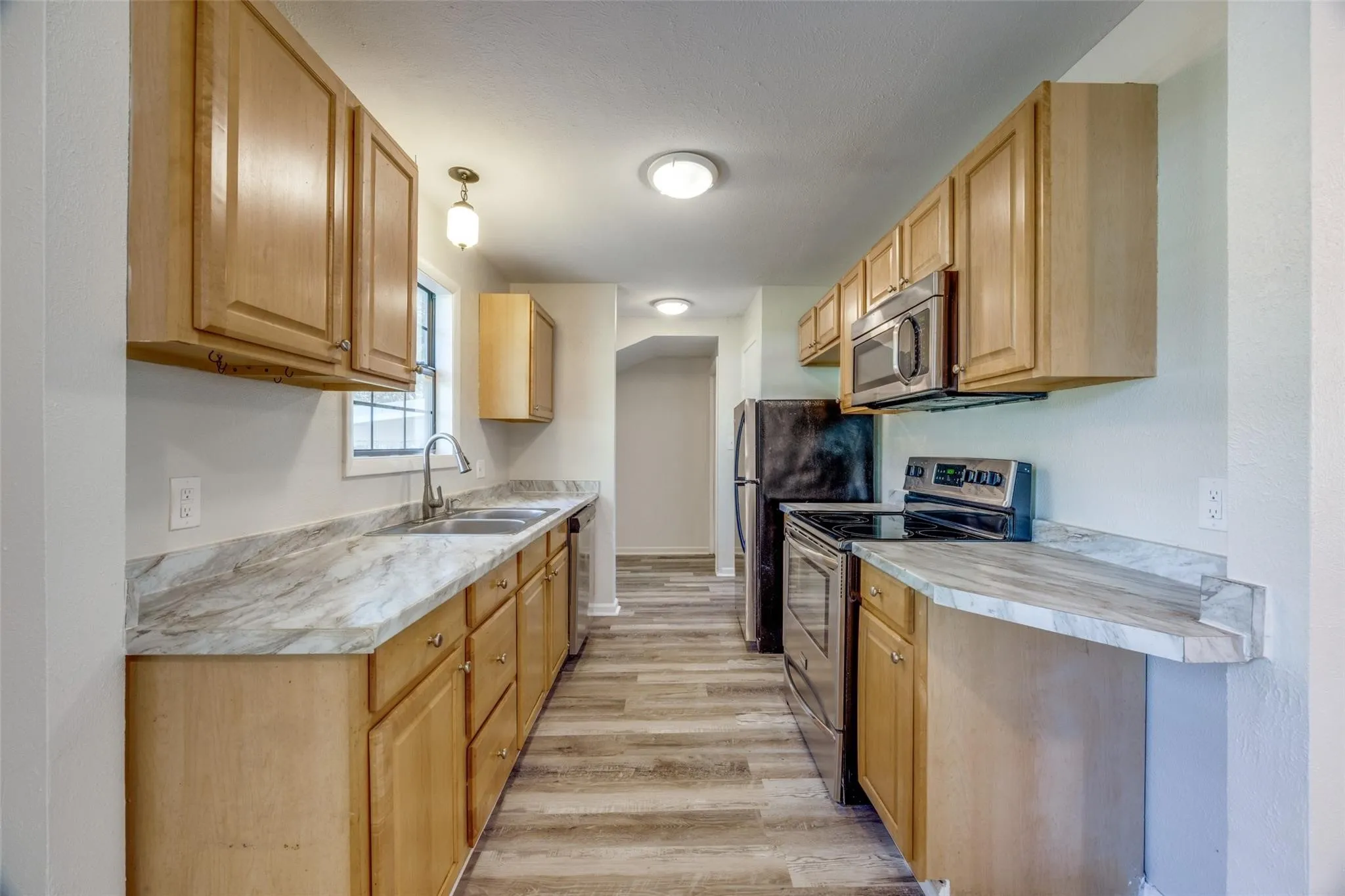 Single Family Residence For Rent in Fannin County , 1509 Mitchell Drive, Bonham, Texas 75418, 3 Bedroom, 1 Bathroom, 2 Garage spaces, 1,056 Sqft, built in 1992, mls#21373316, Real Estate Agent in Bonham, Homes For Rent in Fannin county, Homes For Rent in Bonham, Realtor in Bonham Texas, Real Estate Brokerage Independent Realty Texas, Luminita Cordes Realtor