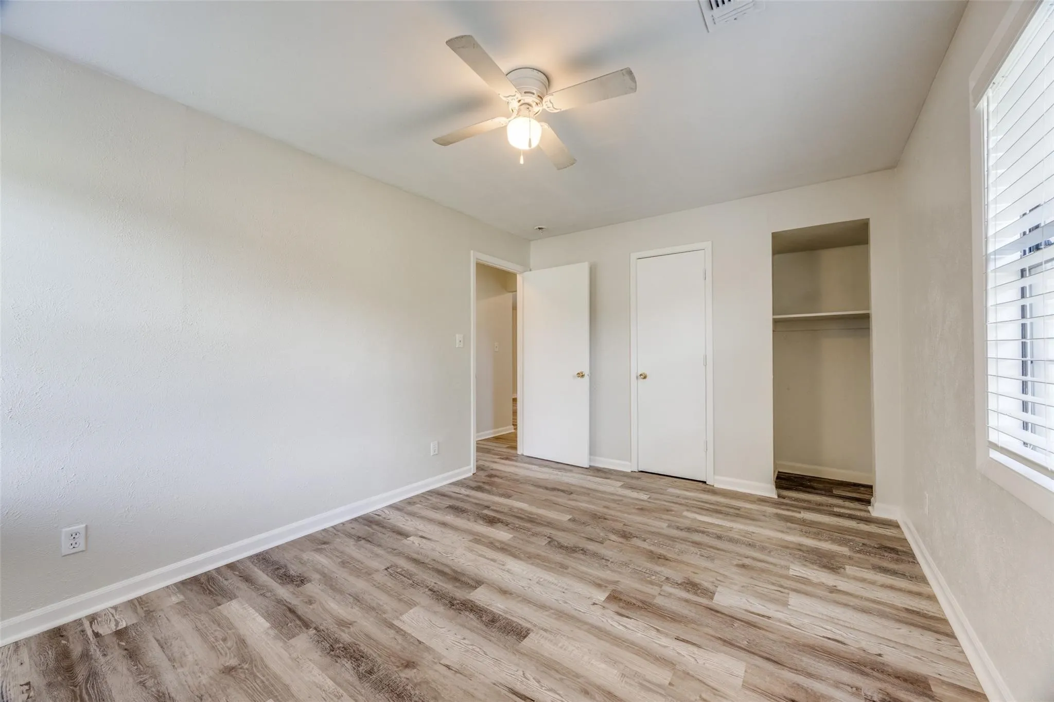 Single Family Residence For Rent in Fannin County , 1509 Mitchell Drive, Bonham, Texas 75418, 3 Bedroom, 1 Bathroom, 2 Garage spaces, 1,056 Sqft, built in 1992, mls#21373316, Real Estate Agent in Bonham, Homes For Rent in Fannin county, Homes For Rent in Bonham, Realtor in Bonham Texas, Real Estate Brokerage Independent Realty Texas, Luminita Cordes Realtor