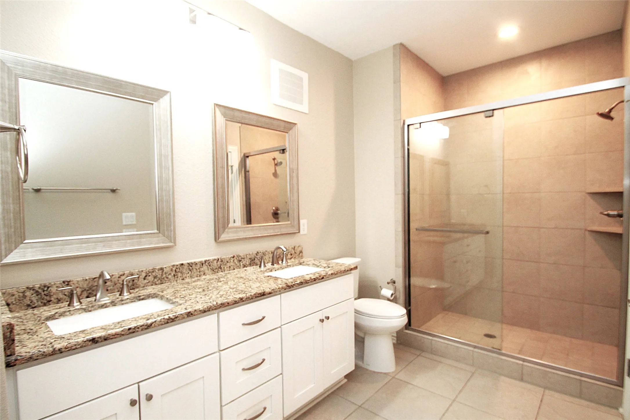 Condominium For Rent in Denton County , 2500 King Arthur Boulevard 206, Lewisville, Texas 75056, 1 Bedroom, 1 Bathroom, 1 Garage spaces, 870 Sqft, built in 2017, mls#21370752, Real Estate Agent in Lewisville, Homes For Rent in Denton county, Homes For Rent in Lewisville, Realtor in Lewisville Texas, Real Estate Brokerage Independent Realty Texas, Luminita Cordes Realtor