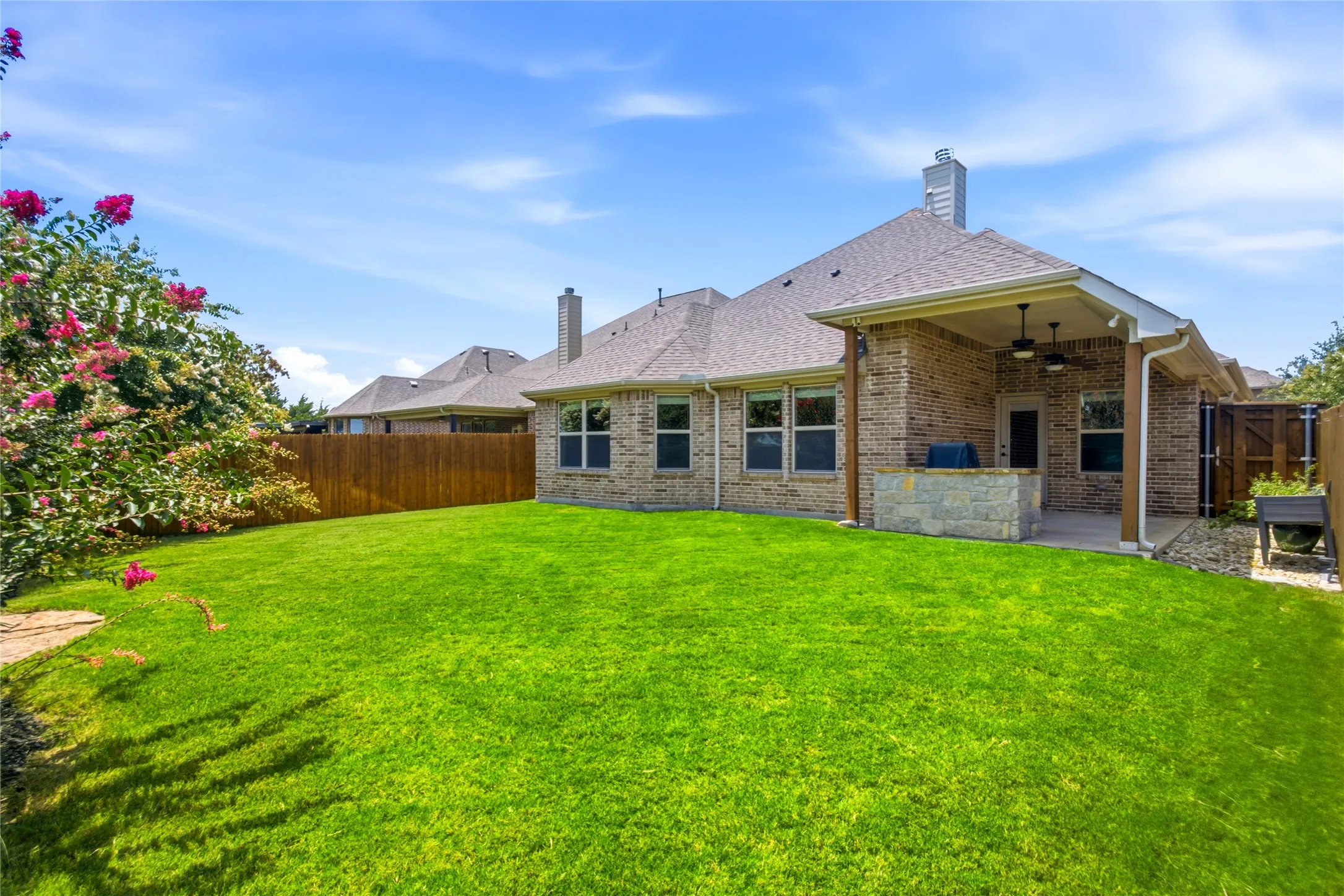 Single Family Residence For Rent in Kaufman County , 1004 Edgefield Lane, Forney, Texas 75126, 3 Bedroom, 3 Bathroom, 2 Garage spaces, 2,416 Sqft, built in 2015, mls#21373324, Real Estate Agent in Forney, Homes For Rent in Kaufman county, Homes For Rent in Forney, Realtor in Forney Texas, Real Estate Brokerage Independent Realty Texas, Luminita Cordes Realtor