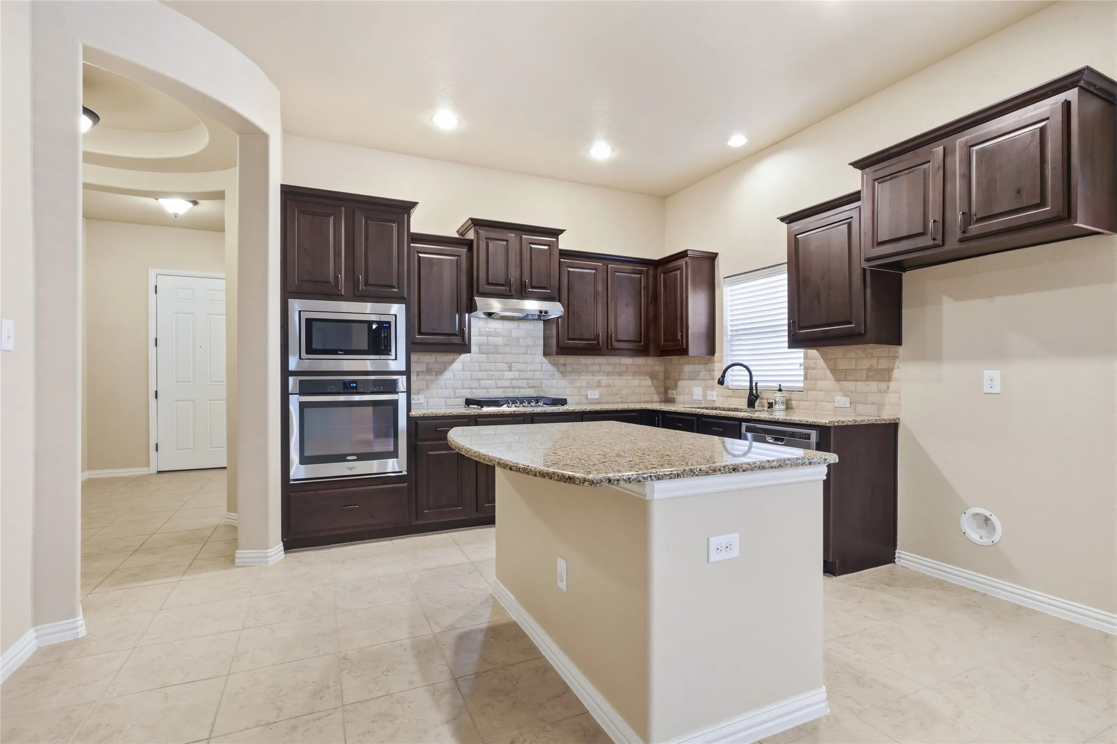 Single Family Residence For Rent in Kaufman County , 1004 Edgefield Lane, Forney, Texas 75126, 3 Bedroom, 3 Bathroom, 2 Garage spaces, 2,416 Sqft, built in 2015, mls#21373324, Real Estate Agent in Forney, Homes For Rent in Kaufman county, Homes For Rent in Forney, Realtor in Forney Texas, Real Estate Brokerage Independent Realty Texas, Luminita Cordes Realtor