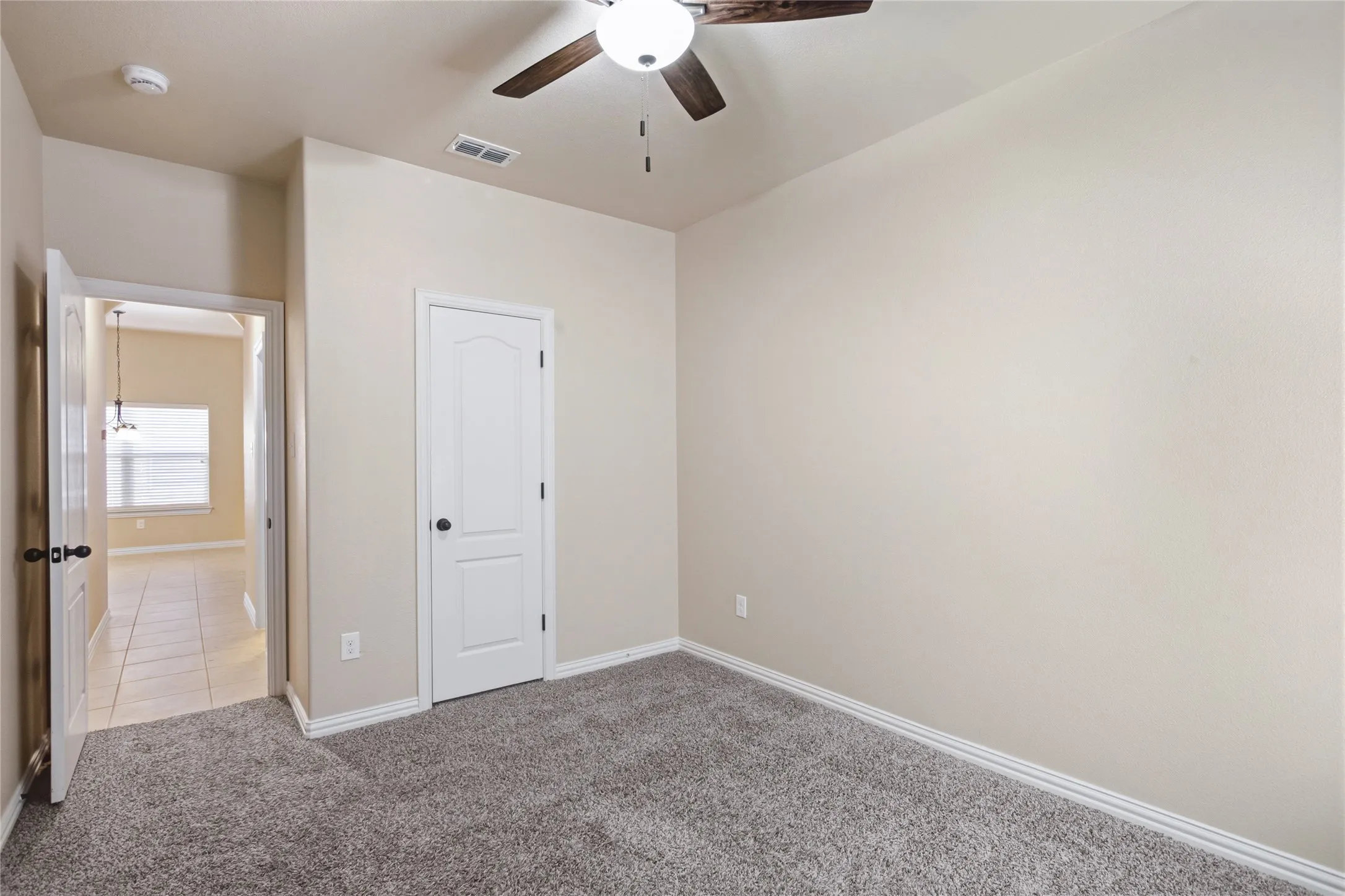 Single Family Residence For Rent in Kaufman County , 1004 Edgefield Lane, Forney, Texas 75126, 3 Bedroom, 3 Bathroom, 2 Garage spaces, 2,416 Sqft, built in 2015, mls#21373324, Real Estate Agent in Forney, Homes For Rent in Kaufman county, Homes For Rent in Forney, Realtor in Forney Texas, Real Estate Brokerage Independent Realty Texas, Luminita Cordes Realtor