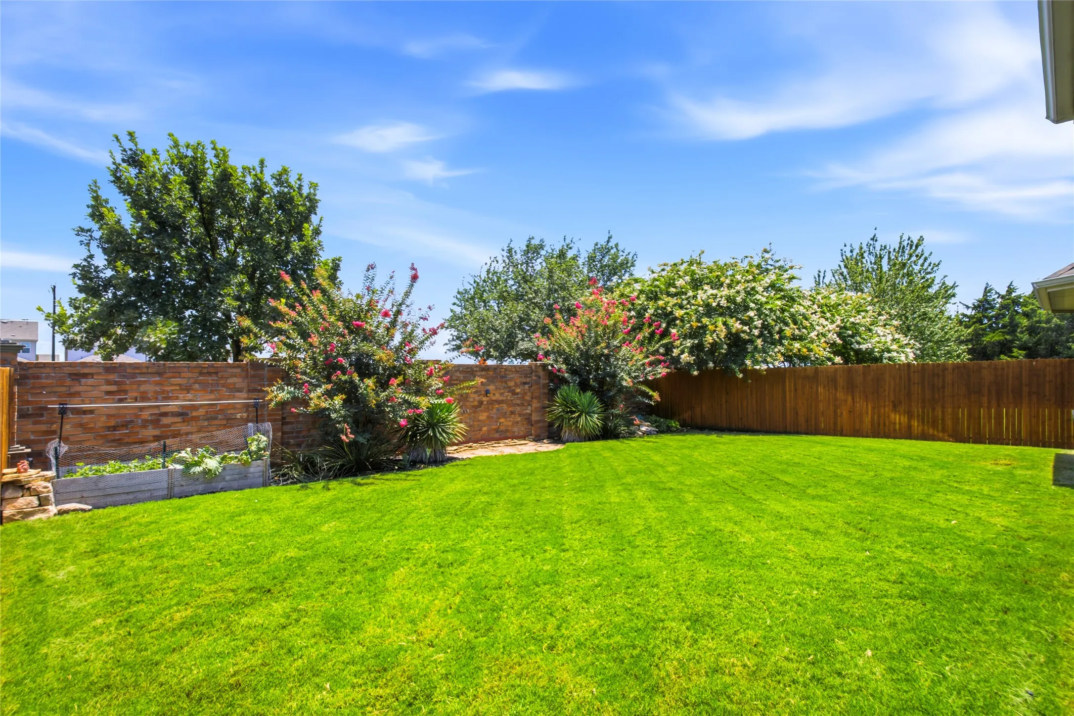 Single Family Residence For Rent in Kaufman County , 1004 Edgefield Lane, Forney, Texas 75126, 3 Bedroom, 3 Bathroom, 2 Garage spaces, 2,416 Sqft, built in 2015, mls#21373324, Real Estate Agent in Forney, Homes For Rent in Kaufman county, Homes For Rent in Forney, Realtor in Forney Texas, Real Estate Brokerage Independent Realty Texas, Luminita Cordes Realtor