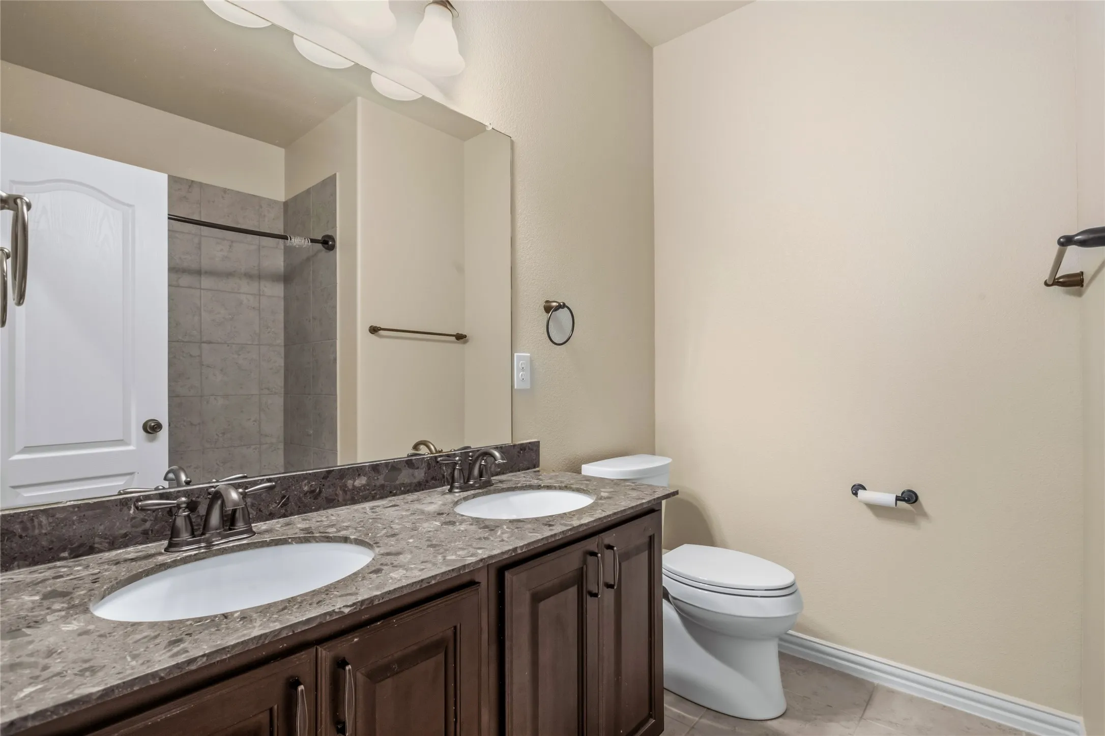 Single Family Residence For Rent in Kaufman County , 1004 Edgefield Lane, Forney, Texas 75126, 3 Bedroom, 3 Bathroom, 2 Garage spaces, 2,416 Sqft, built in 2015, mls#21373324, Real Estate Agent in Forney, Homes For Rent in Kaufman county, Homes For Rent in Forney, Realtor in Forney Texas, Real Estate Brokerage Independent Realty Texas, Luminita Cordes Realtor