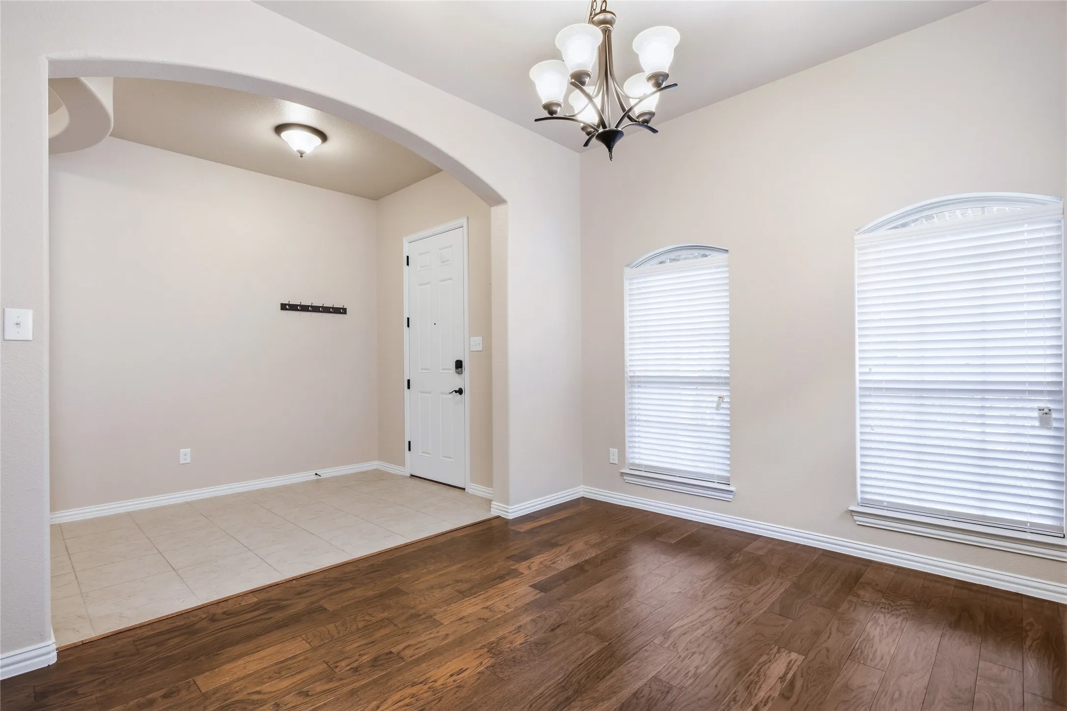 Single Family Residence For Rent in Kaufman County , 1004 Edgefield Lane, Forney, Texas 75126, 3 Bedroom, 3 Bathroom, 2 Garage spaces, 2,416 Sqft, built in 2015, mls#21373324, Real Estate Agent in Forney, Homes For Rent in Kaufman county, Homes For Rent in Forney, Realtor in Forney Texas, Real Estate Brokerage Independent Realty Texas, Luminita Cordes Realtor