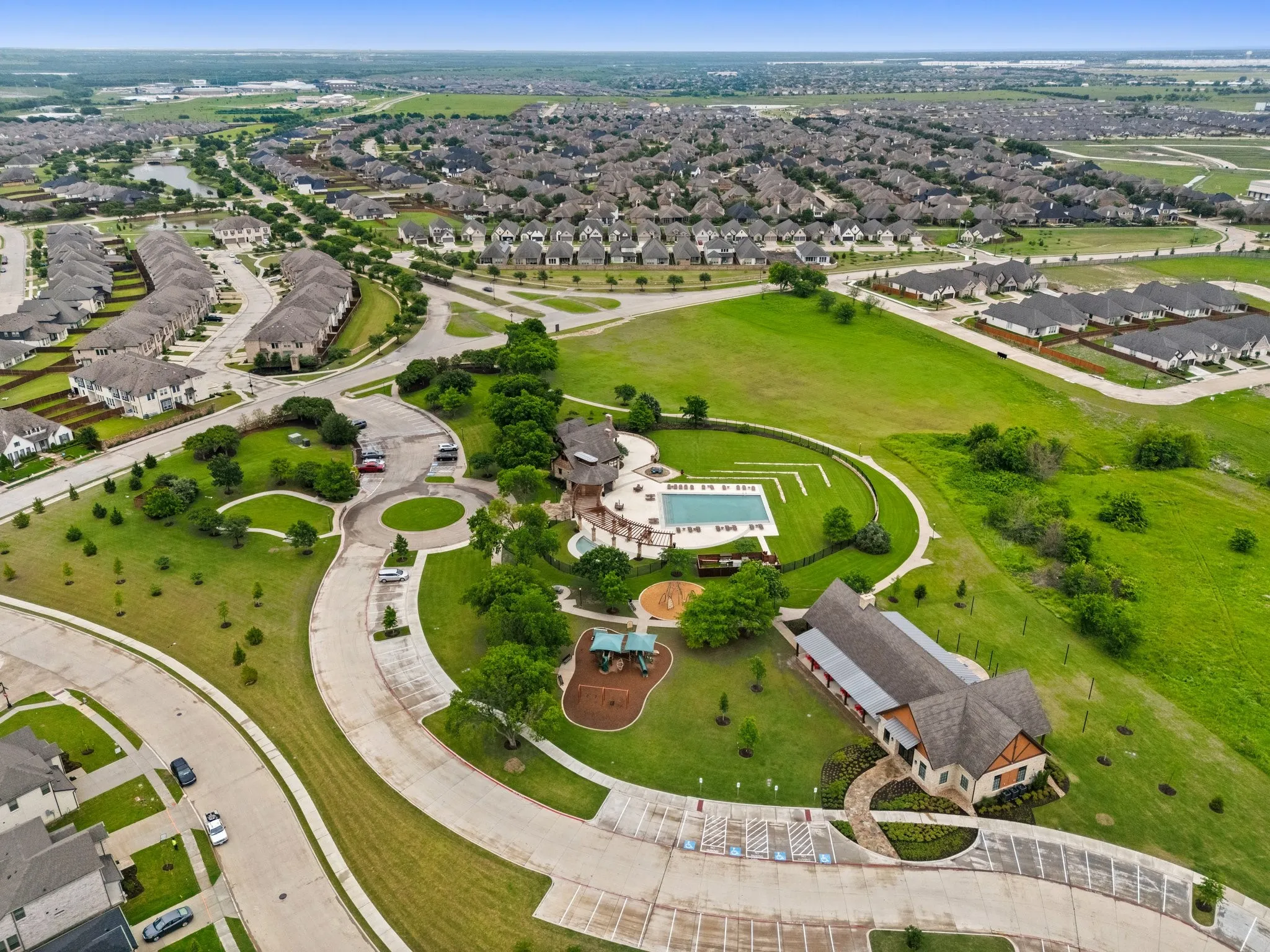 Single Family Residence For Rent in Kaufman County , 1004 Edgefield Lane, Forney, Texas 75126, 3 Bedroom, 3 Bathroom, 2 Garage spaces, 2,416 Sqft, built in 2015, mls#21373324, Real Estate Agent in Forney, Homes For Rent in Kaufman county, Homes For Rent in Forney, Realtor in Forney Texas, Real Estate Brokerage Independent Realty Texas, Luminita Cordes Realtor