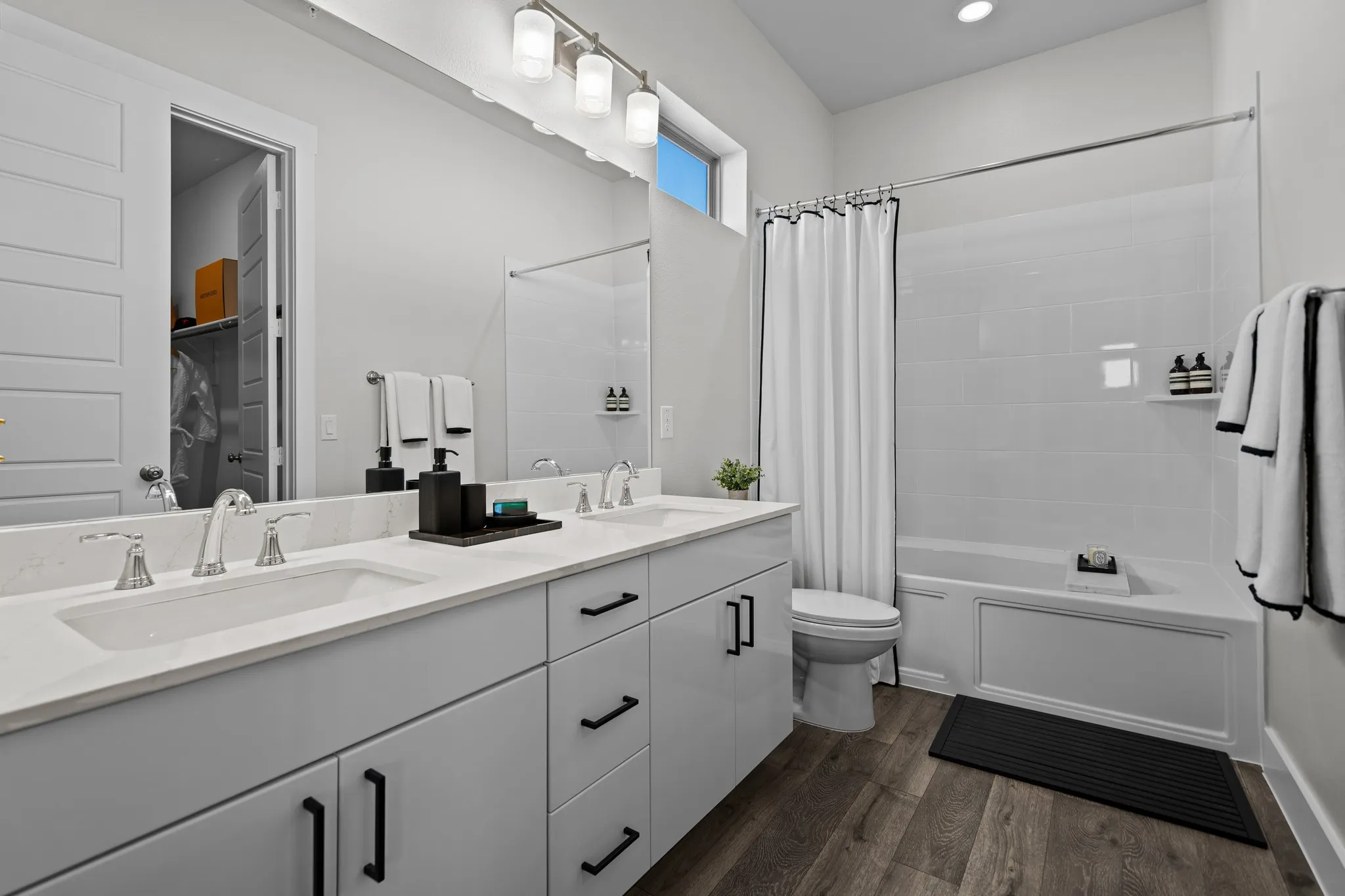 Duplex For Rent in Denton County , 4770 N Luxe Lane 602A, Denton, Texas 76207, 2 Bedroom, 2 Bathroom, 2 Garage spaces, 1,430 Sqft, built in 2024, mls#21373326, Real Estate Agent in Denton, Homes For Rent in Denton county, Homes For Rent in Denton, Realtor in Denton Texas, Real Estate Brokerage Independent Realty Texas, Luminita Cordes Realtor