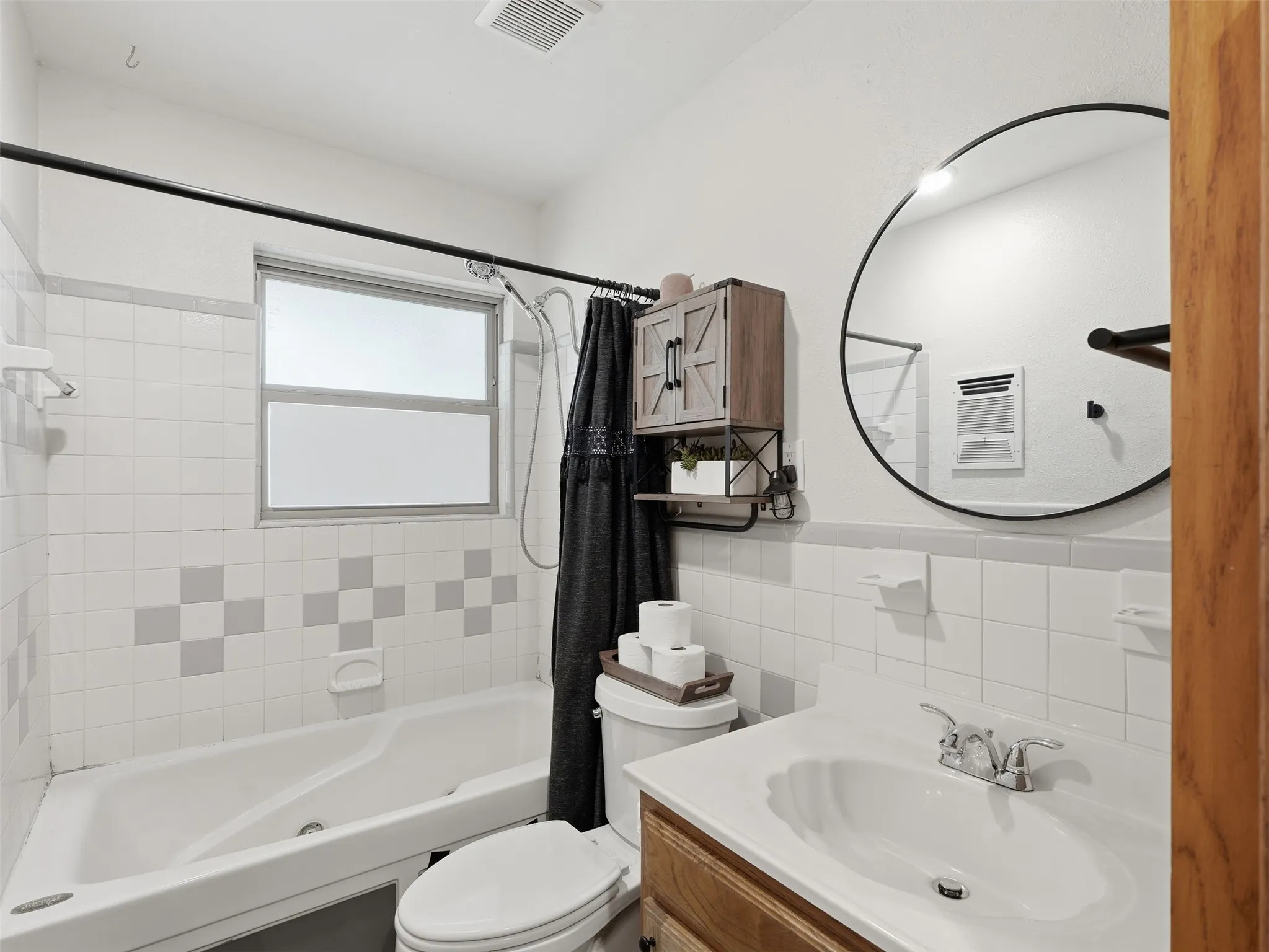 Single Family Residence For Sale in Tarrant County , 824 Crosby Avenue, White Settlement, Texas 76108, 4 Bedroom, 1 Bathroom, Garage spaces, 1,323 Sqft, built in 1964, mls#21371609, Real Estate Agent in White Settlement, Homes For Sale in Tarrant county, Homes For Sale in White Settlement, Realtor in White Settlement Texas, Real Estate Brokerage Independent Realty Texas, Luminita Cordes Realtor