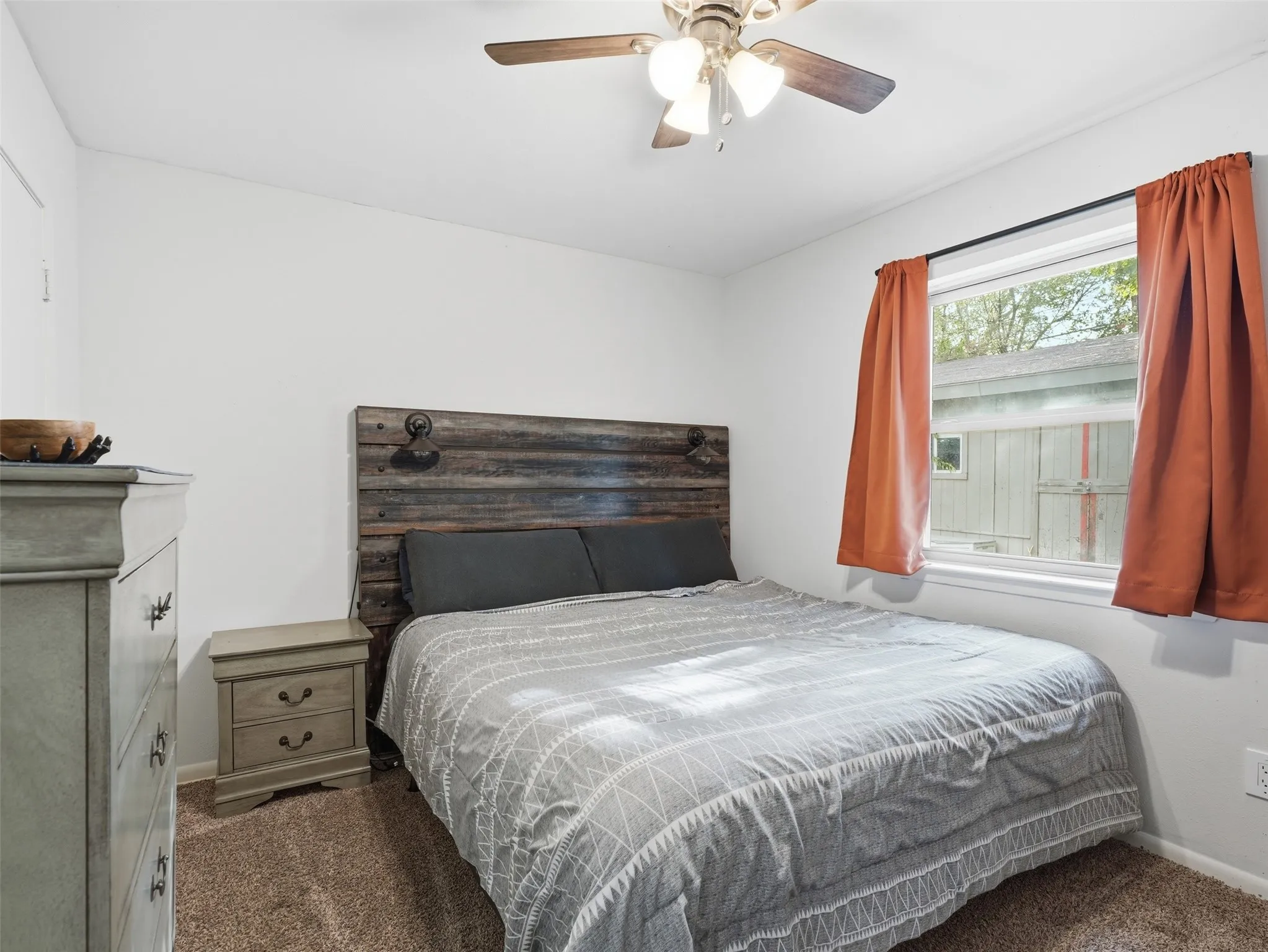 Single Family Residence For Sale in Tarrant County , 824 Crosby Avenue, White Settlement, Texas 76108, 4 Bedroom, 1 Bathroom, Garage spaces, 1,323 Sqft, built in 1964, mls#21371609, Real Estate Agent in White Settlement, Homes For Sale in Tarrant county, Homes For Sale in White Settlement, Realtor in White Settlement Texas, Real Estate Brokerage Independent Realty Texas, Luminita Cordes Realtor
