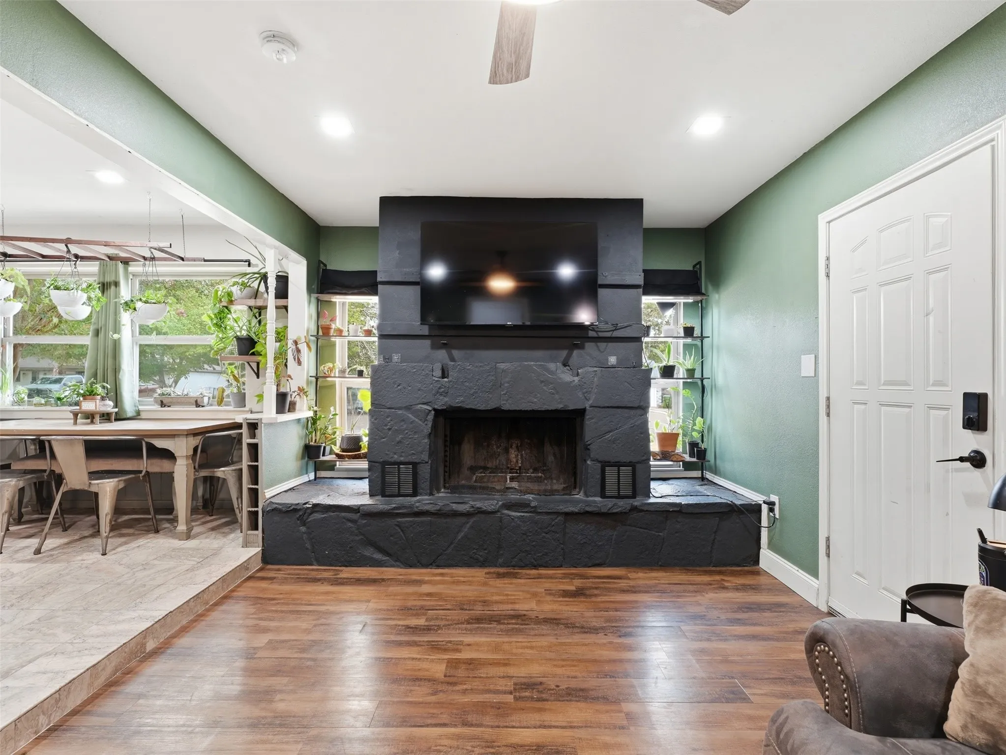 Single Family Residence For Sale in Tarrant County , 824 Crosby Avenue, White Settlement, Texas 76108, 4 Bedroom, 1 Bathroom, Garage spaces, 1,323 Sqft, built in 1964, mls#21371609, Real Estate Agent in White Settlement, Homes For Sale in Tarrant county, Homes For Sale in White Settlement, Realtor in White Settlement Texas, Real Estate Brokerage Independent Realty Texas, Luminita Cordes Realtor