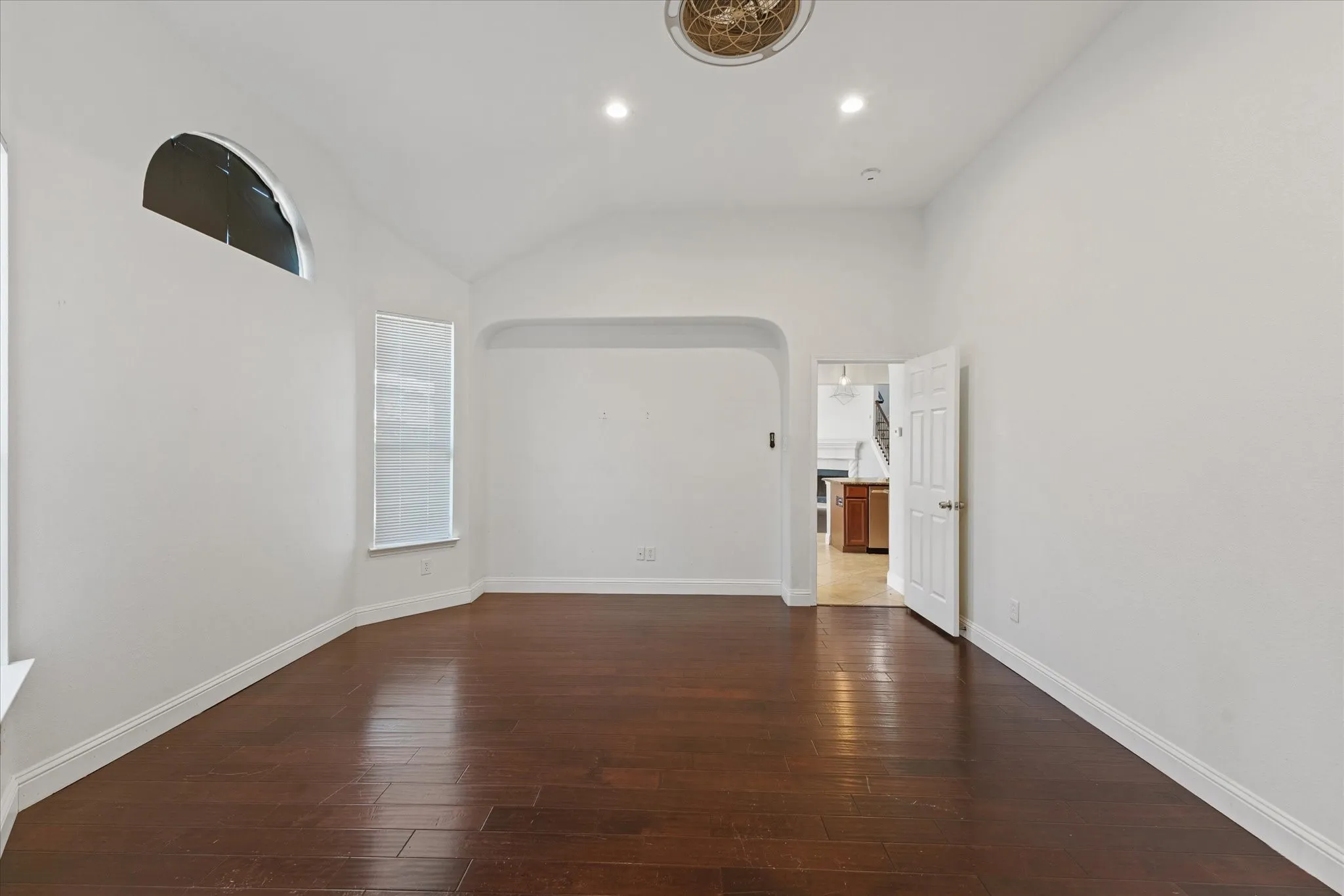 Single Family Residence For Sale in Tarrant County , 2236 Sparrow Hawk Court, Grand Prairie, Texas 75052, 4 Bedroom, 3 Bathroom, 2 Garage spaces, 3,400 Sqft, built in 2006, mls#21373327, Real Estate Agent in Grand Prairie, Homes For Sale in Tarrant county, Homes For Sale in Grand Prairie, Realtor in Grand Prairie Texas, Real Estate Brokerage Independent Realty Texas, Luminita Cordes Realtor