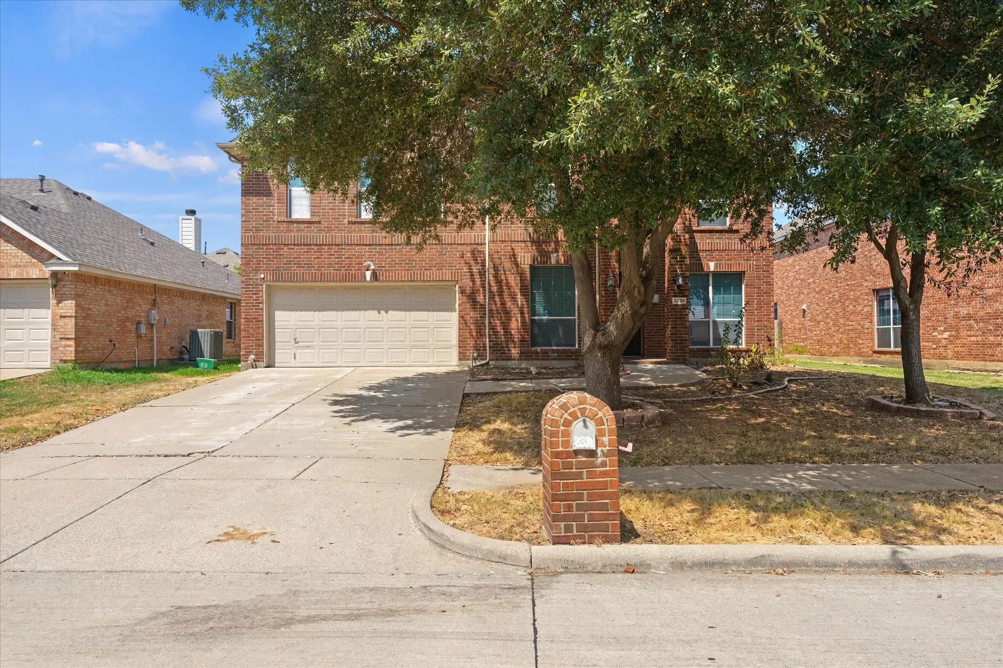 Single Family Residence For Sale in Tarrant County , 2236 Sparrow Hawk Court, Grand Prairie, Texas 75052, 4 Bedroom, 3 Bathroom, 2 Garage spaces, 3,400 Sqft, built in 2006, mls#21373327, Real Estate Agent in Grand Prairie, Homes For Sale in Tarrant county, Homes For Sale in Grand Prairie, Realtor in Grand Prairie Texas, Real Estate Brokerage Independent Realty Texas, Luminita Cordes Realtor