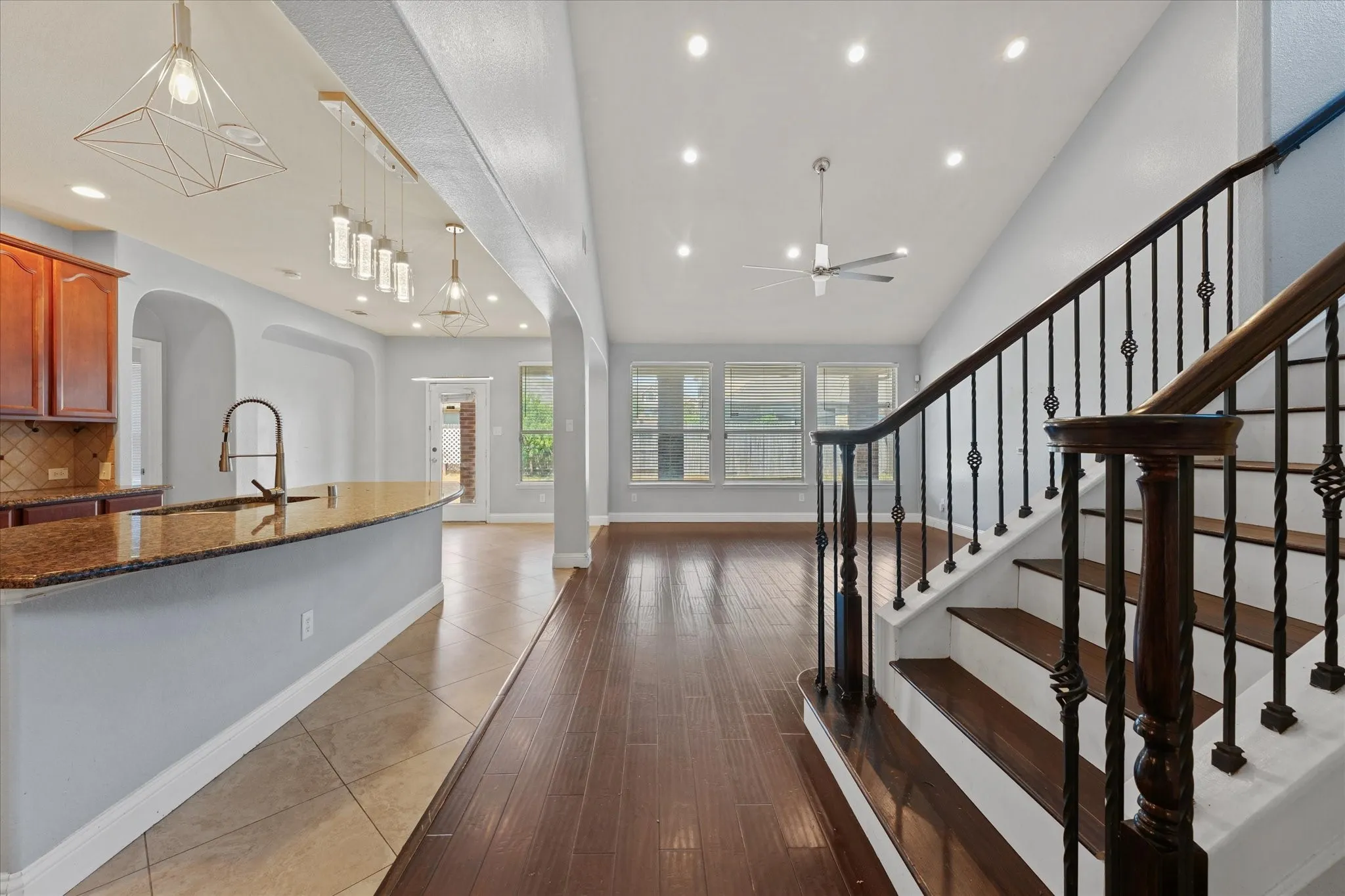 Single Family Residence For Sale in Tarrant County , 2236 Sparrow Hawk Court, Grand Prairie, Texas 75052, 4 Bedroom, 3 Bathroom, 2 Garage spaces, 3,400 Sqft, built in 2006, mls#21373327, Real Estate Agent in Grand Prairie, Homes For Sale in Tarrant county, Homes For Sale in Grand Prairie, Realtor in Grand Prairie Texas, Real Estate Brokerage Independent Realty Texas, Luminita Cordes Realtor