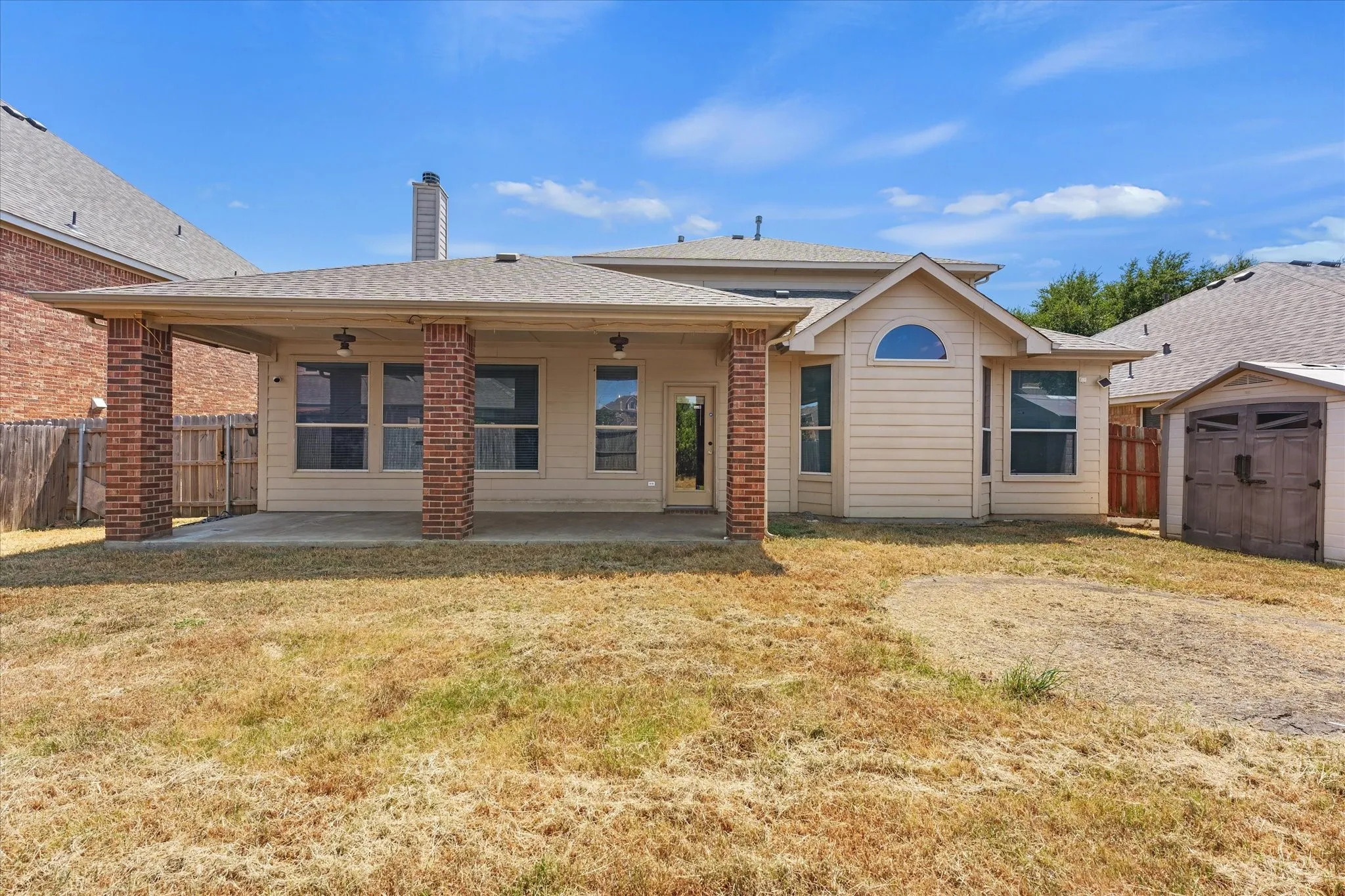 Single Family Residence For Sale in Tarrant County , 2236 Sparrow Hawk Court, Grand Prairie, Texas 75052, 4 Bedroom, 3 Bathroom, 2 Garage spaces, 3,400 Sqft, built in 2006, mls#21373327, Real Estate Agent in Grand Prairie, Homes For Sale in Tarrant county, Homes For Sale in Grand Prairie, Realtor in Grand Prairie Texas, Real Estate Brokerage Independent Realty Texas, Luminita Cordes Realtor