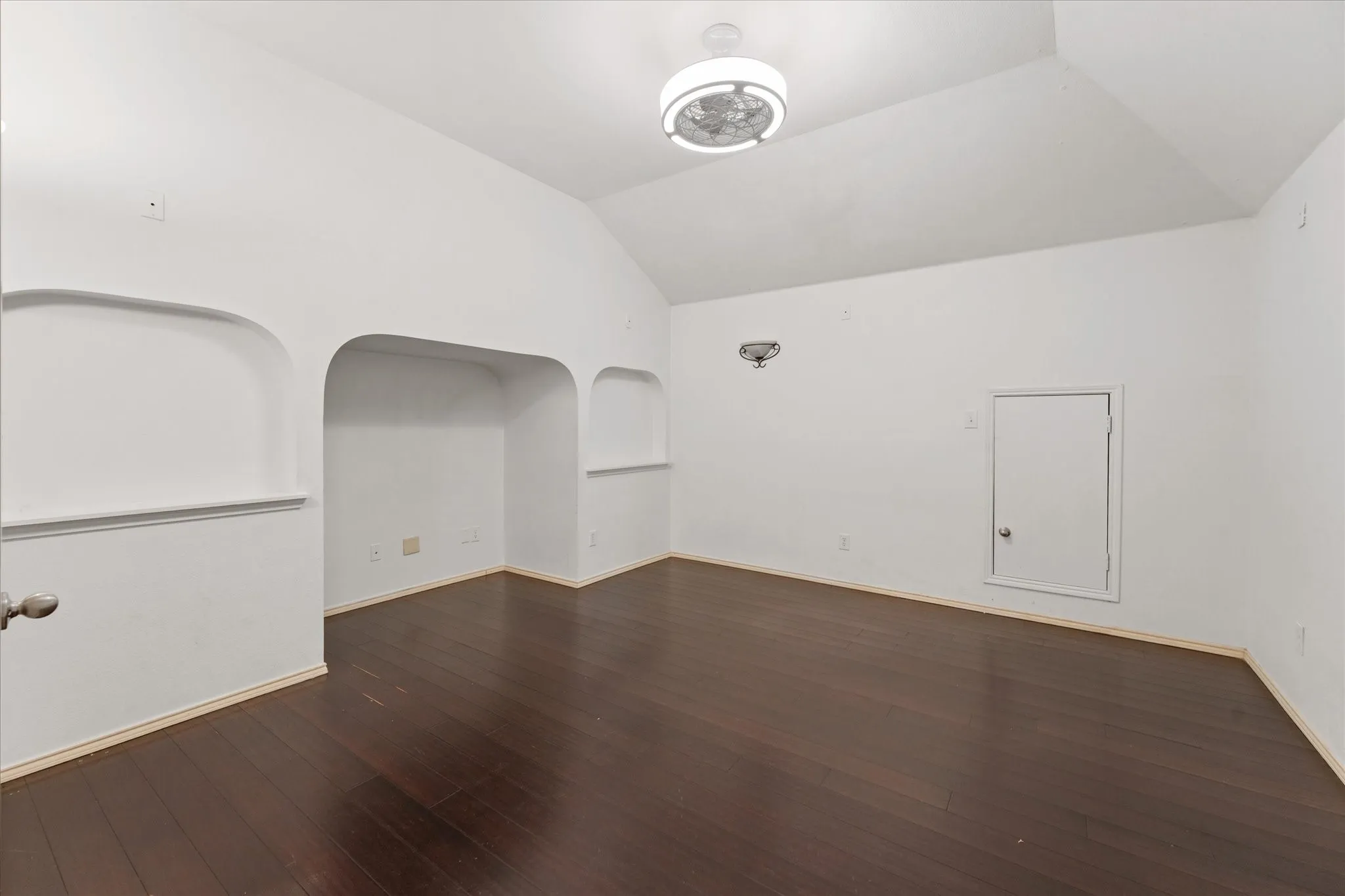 Single Family Residence For Sale in Tarrant County , 2236 Sparrow Hawk Court, Grand Prairie, Texas 75052, 4 Bedroom, 3 Bathroom, 2 Garage spaces, 3,400 Sqft, built in 2006, mls#21373327, Real Estate Agent in Grand Prairie, Homes For Sale in Tarrant county, Homes For Sale in Grand Prairie, Realtor in Grand Prairie Texas, Real Estate Brokerage Independent Realty Texas, Luminita Cordes Realtor