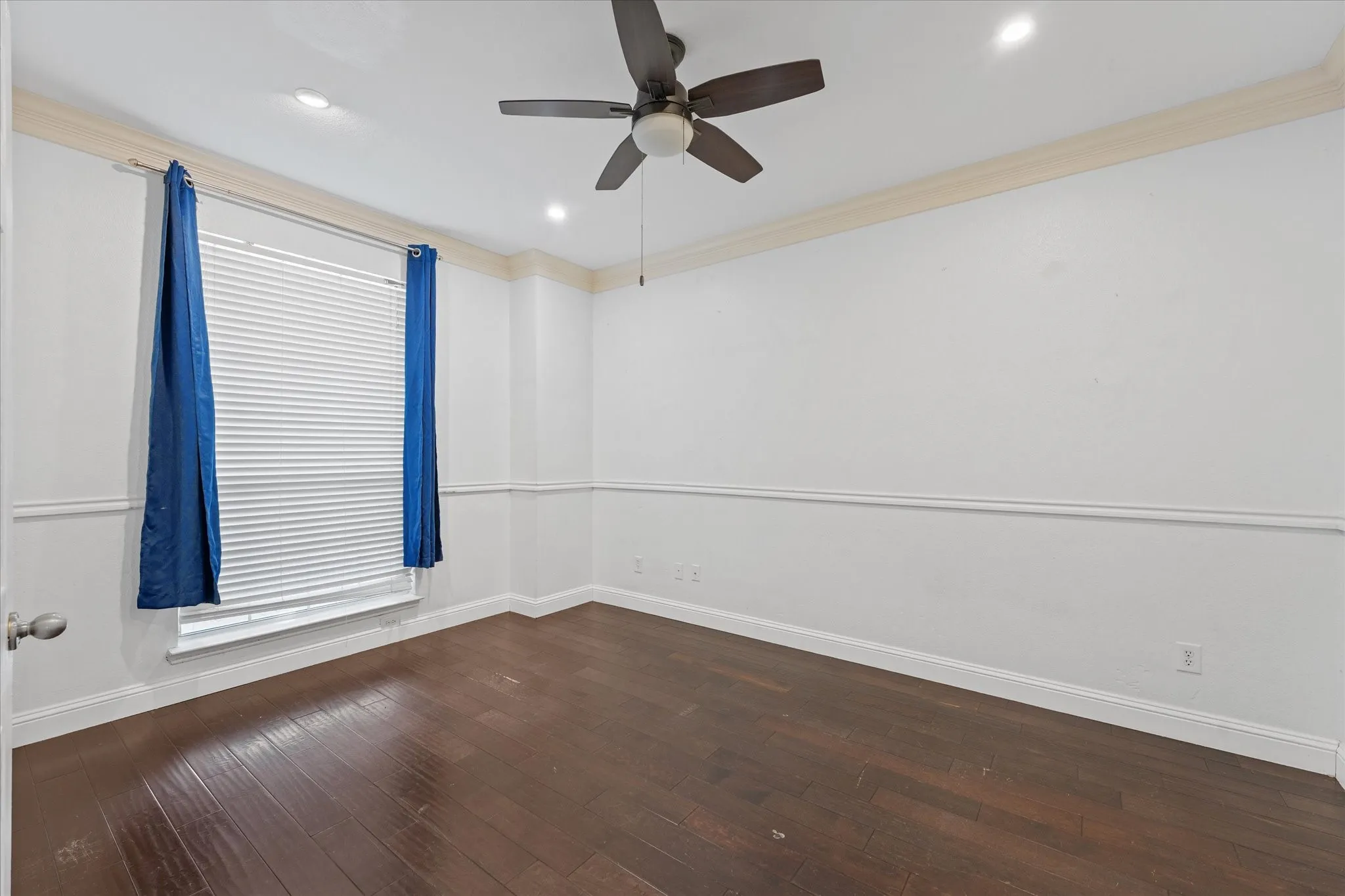 Single Family Residence For Sale in Tarrant County , 2236 Sparrow Hawk Court, Grand Prairie, Texas 75052, 4 Bedroom, 3 Bathroom, 2 Garage spaces, 3,400 Sqft, built in 2006, mls#21373327, Real Estate Agent in Grand Prairie, Homes For Sale in Tarrant county, Homes For Sale in Grand Prairie, Realtor in Grand Prairie Texas, Real Estate Brokerage Independent Realty Texas, Luminita Cordes Realtor