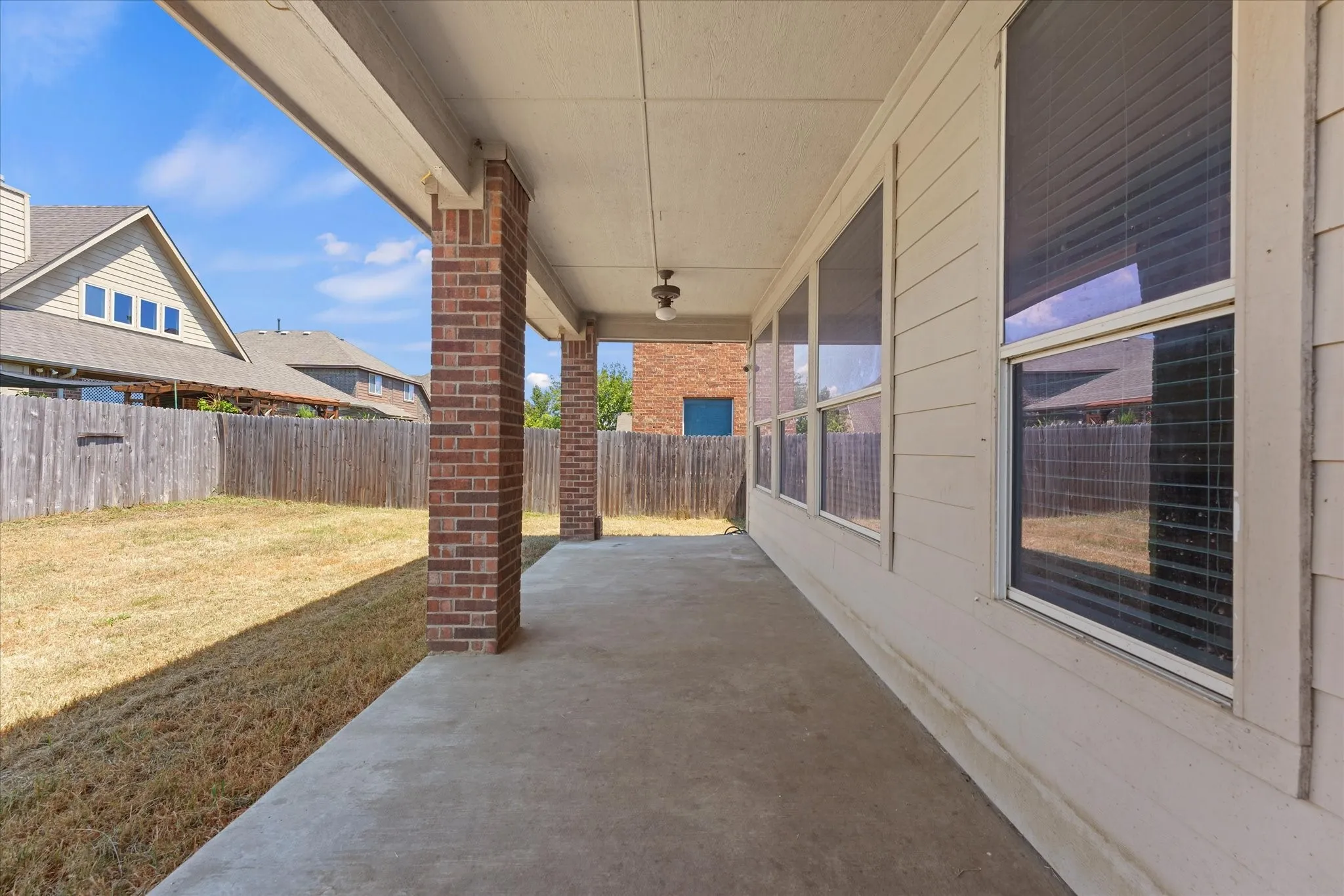 Single Family Residence For Sale in Tarrant County , 2236 Sparrow Hawk Court, Grand Prairie, Texas 75052, 4 Bedroom, 3 Bathroom, 2 Garage spaces, 3,400 Sqft, built in 2006, mls#21373327, Real Estate Agent in Grand Prairie, Homes For Sale in Tarrant county, Homes For Sale in Grand Prairie, Realtor in Grand Prairie Texas, Real Estate Brokerage Independent Realty Texas, Luminita Cordes Realtor