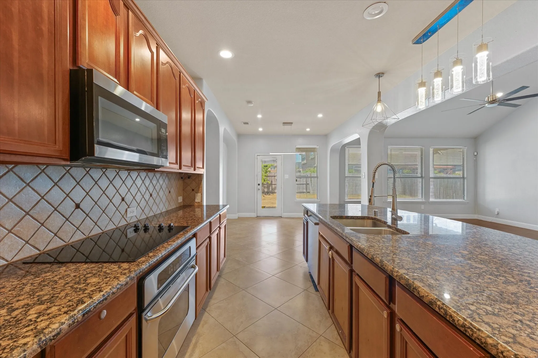 Single Family Residence For Sale in Tarrant County , 2236 Sparrow Hawk Court, Grand Prairie, Texas 75052, 4 Bedroom, 3 Bathroom, 2 Garage spaces, 3,400 Sqft, built in 2006, mls#21373327, Real Estate Agent in Grand Prairie, Homes For Sale in Tarrant county, Homes For Sale in Grand Prairie, Realtor in Grand Prairie Texas, Real Estate Brokerage Independent Realty Texas, Luminita Cordes Realtor