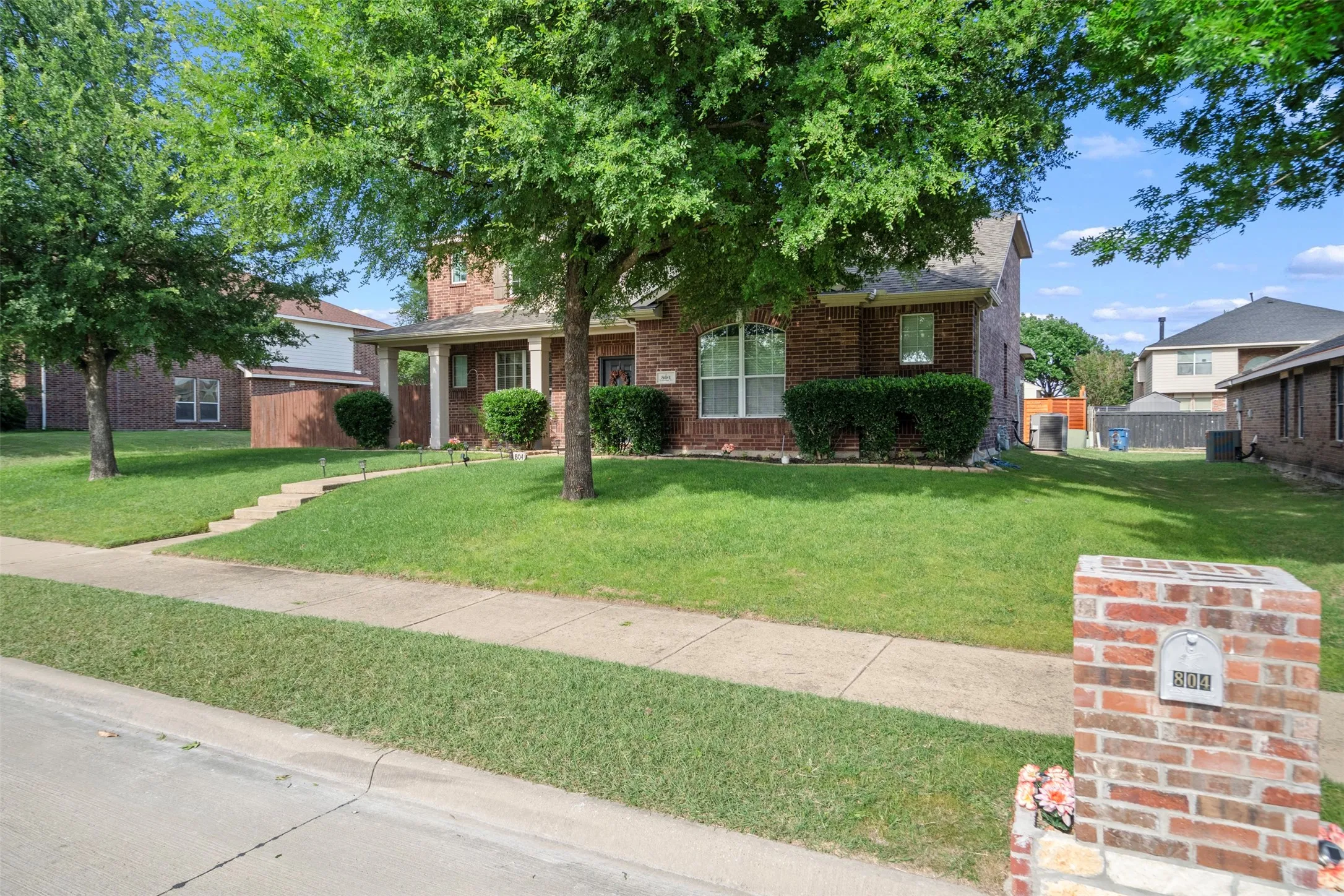 Single Family Residence For Sale in Dallas County , 804 Montrose Trail, De Soto, Texas 75115, 4 Bedroom, 3 Bathroom, 2 Garage spaces, 2,608 Sqft, built in 2006, mls#21373328, Real Estate Agent in De Soto, Homes For Sale in Dallas county, Homes For Sale in De Soto, Realtor in De Soto Texas, Real Estate Brokerage Independent Realty Texas, Luminita Cordes Realtor