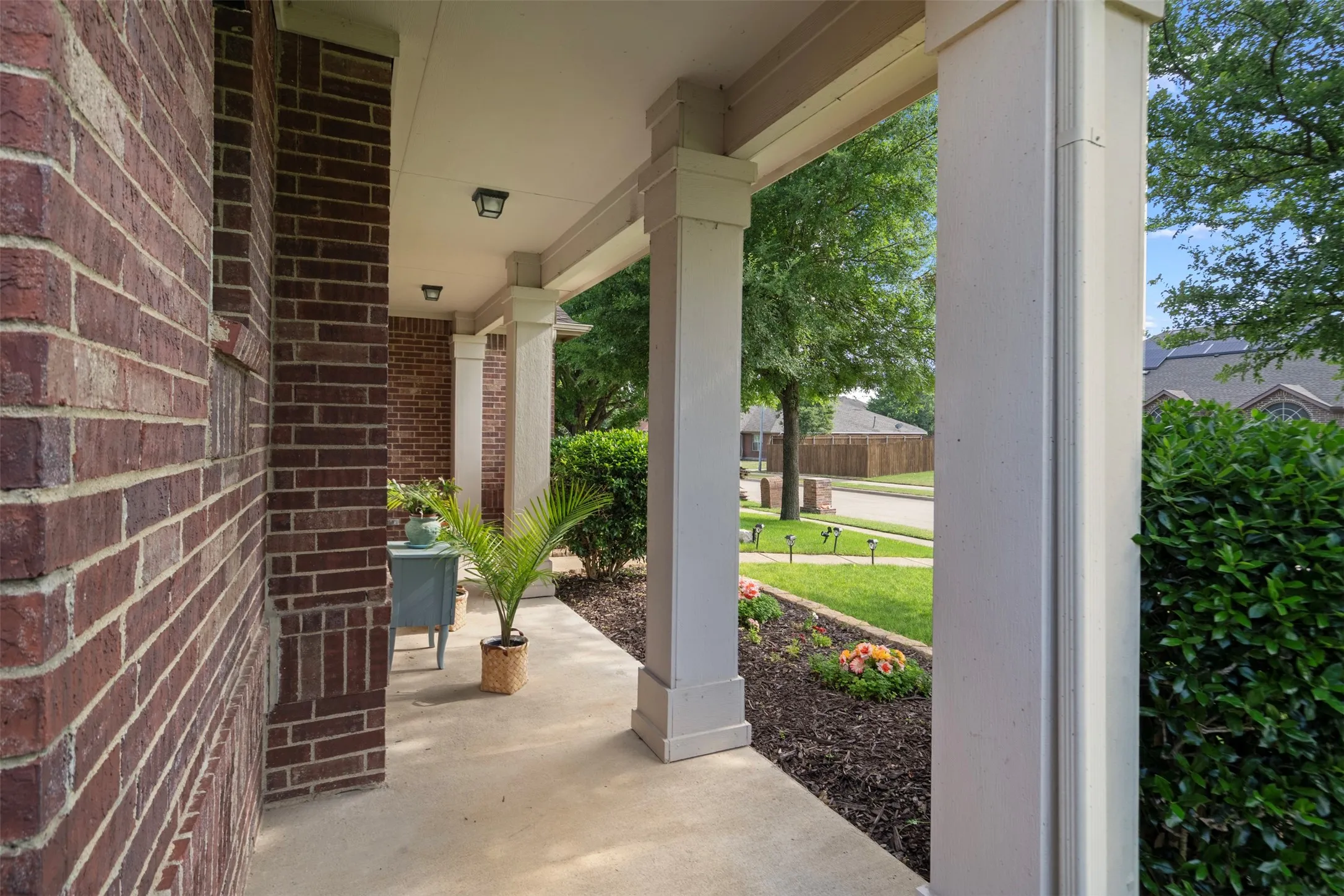 Single Family Residence For Sale in Dallas County , 804 Montrose Trail, De Soto, Texas 75115, 4 Bedroom, 3 Bathroom, 2 Garage spaces, 2,608 Sqft, built in 2006, mls#21373328, Real Estate Agent in De Soto, Homes For Sale in Dallas county, Homes For Sale in De Soto, Realtor in De Soto Texas, Real Estate Brokerage Independent Realty Texas, Luminita Cordes Realtor