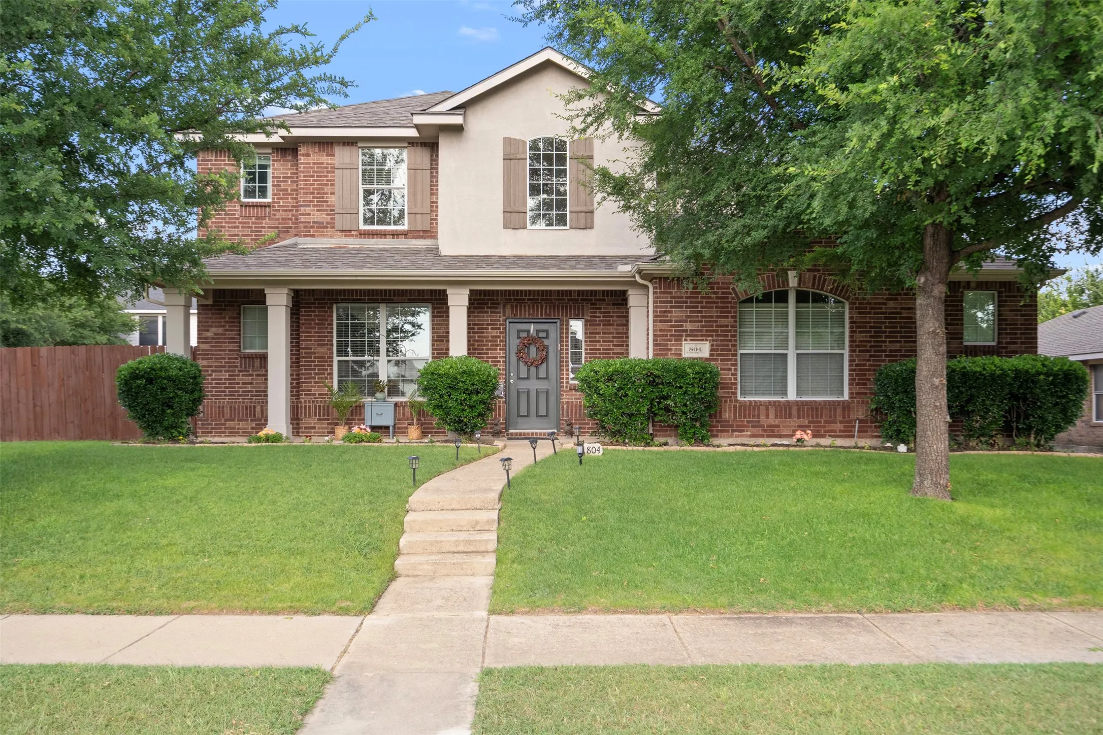 Single Family Residence For Sale in Dallas County , 804 Montrose Trail, De Soto, Texas 75115, 4 Bedroom, 3 Bathroom, 2 Garage spaces, 2,608 Sqft, built in 2006, mls#21373328, Real Estate Agent in De Soto, Homes For Sale in Dallas county, Homes For Sale in De Soto, Realtor in De Soto Texas, Real Estate Brokerage Independent Realty Texas, Luminita Cordes Realtor
