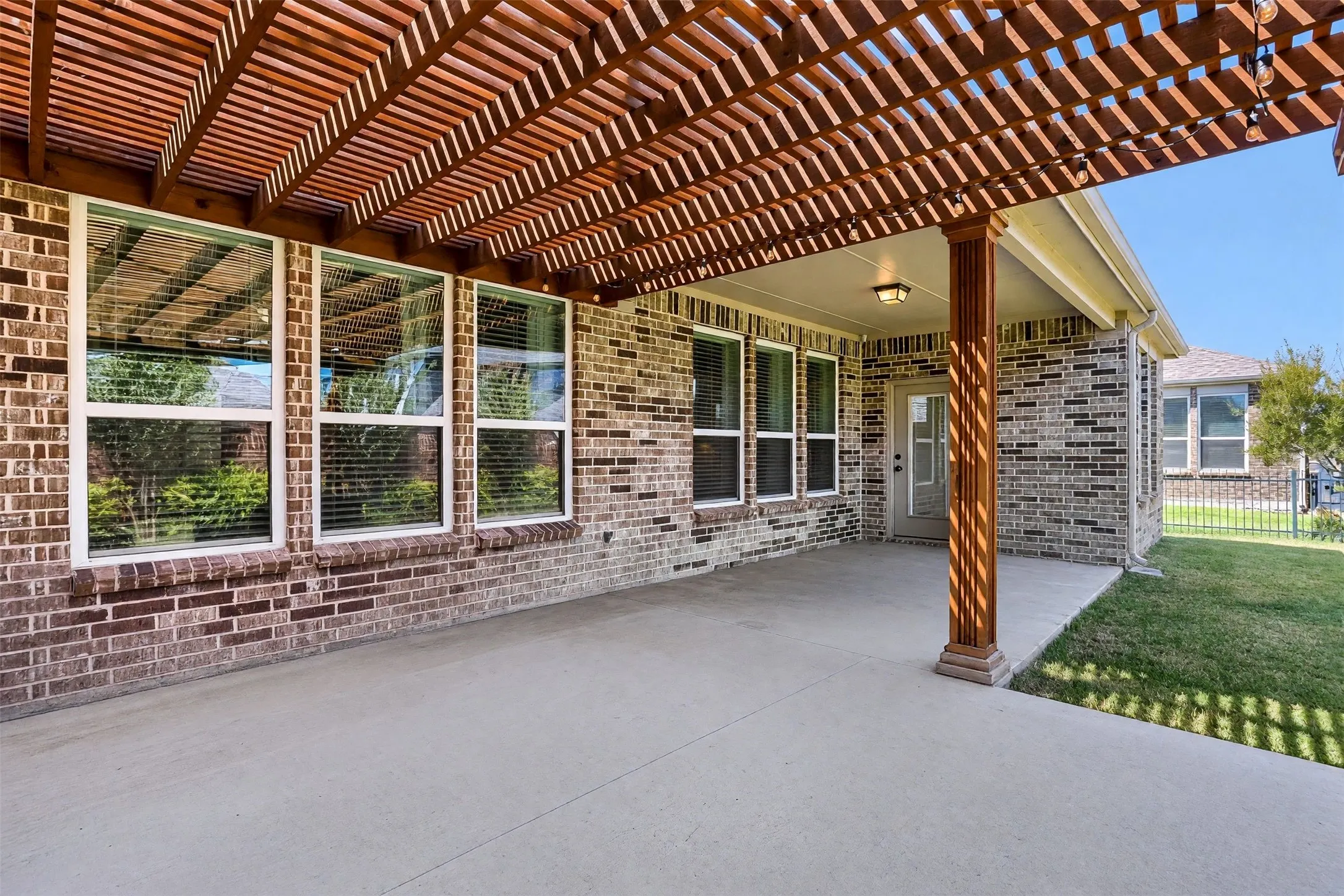 Single Family Residence For Sale in Denton County , 8730 Silent River Road, Frisco, Texas 75036, 2 Bedroom, 2 Bathroom, 2 Garage spaces, 1,840 Sqft, built in 2019, mls#21347485, Real Estate Agent in Frisco, Homes For Sale in Denton county, Homes For Sale in Frisco, Realtor in Frisco Texas, Real Estate Brokerage Independent Realty Texas, Luminita Cordes Realtor