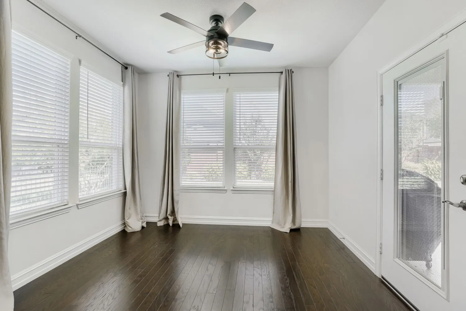 Single Family Residence For Sale in Denton County , 8730 Silent River Road, Frisco, Texas 75036, 2 Bedroom, 2 Bathroom, 2 Garage spaces, 1,840 Sqft, built in 2019, mls#21347485, Real Estate Agent in Frisco, Homes For Sale in Denton county, Homes For Sale in Frisco, Realtor in Frisco Texas, Real Estate Brokerage Independent Realty Texas, Luminita Cordes Realtor
