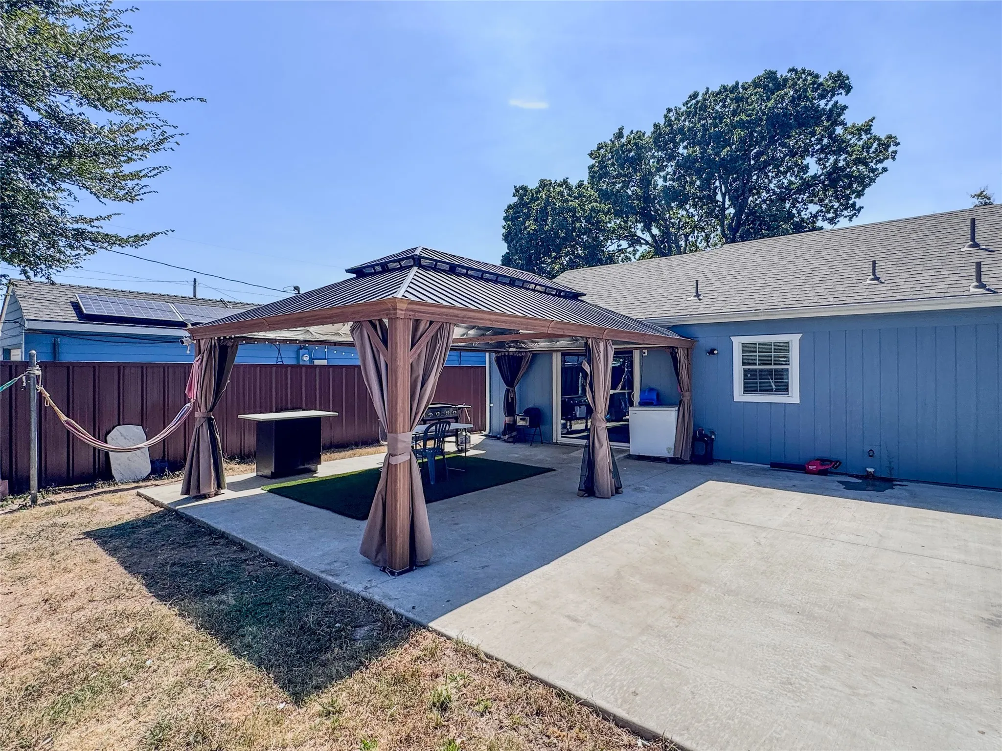 Single Family Residence For Sale in Dallas County , 1508 Pocono Trail, Dallas, Texas 75217, 3 Bedroom, 2 Bathroom, Garage spaces, 1,110 Sqft, built in 1982, mls#21373046, Real Estate Agent in Dallas, Homes For Sale in Dallas county, Homes For Sale in Dallas, Realtor in Dallas Texas, Real Estate Brokerage Independent Realty Texas, Luminita Cordes Realtor