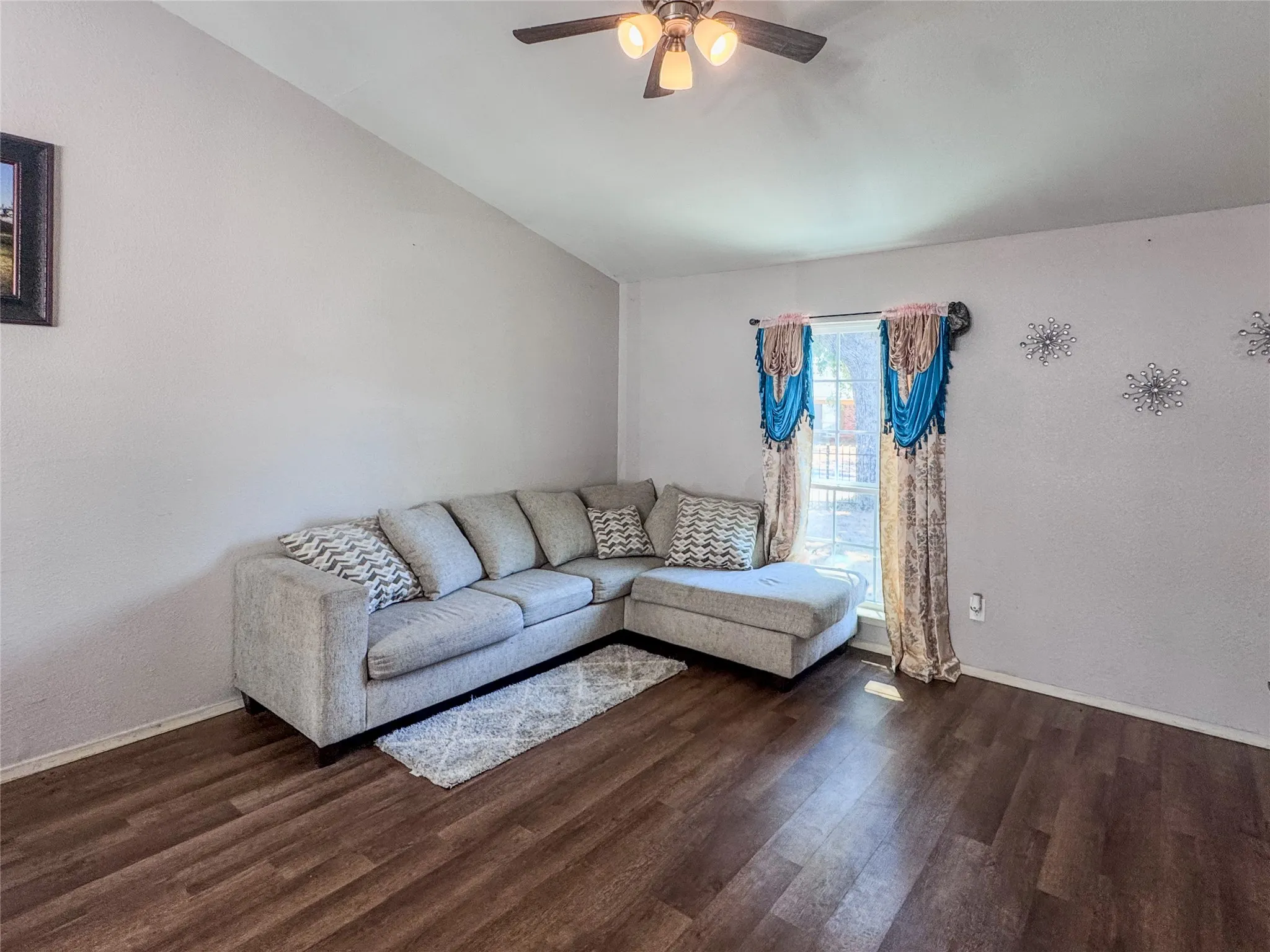 Single Family Residence For Sale in Dallas County , 1508 Pocono Trail, Dallas, Texas 75217, 3 Bedroom, 2 Bathroom, Garage spaces, 1,110 Sqft, built in 1982, mls#21373046, Real Estate Agent in Dallas, Homes For Sale in Dallas county, Homes For Sale in Dallas, Realtor in Dallas Texas, Real Estate Brokerage Independent Realty Texas, Luminita Cordes Realtor