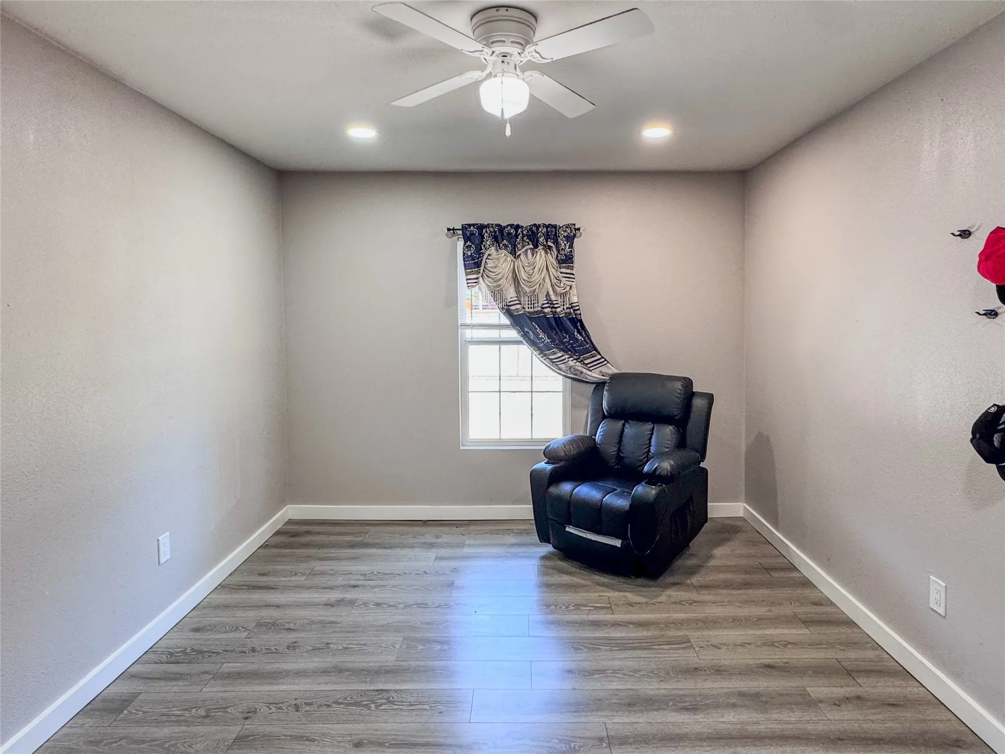 Single Family Residence For Sale in Dallas County , 1508 Pocono Trail, Dallas, Texas 75217, 3 Bedroom, 2 Bathroom, Garage spaces, 1,110 Sqft, built in 1982, mls#21373046, Real Estate Agent in Dallas, Homes For Sale in Dallas county, Homes For Sale in Dallas, Realtor in Dallas Texas, Real Estate Brokerage Independent Realty Texas, Luminita Cordes Realtor