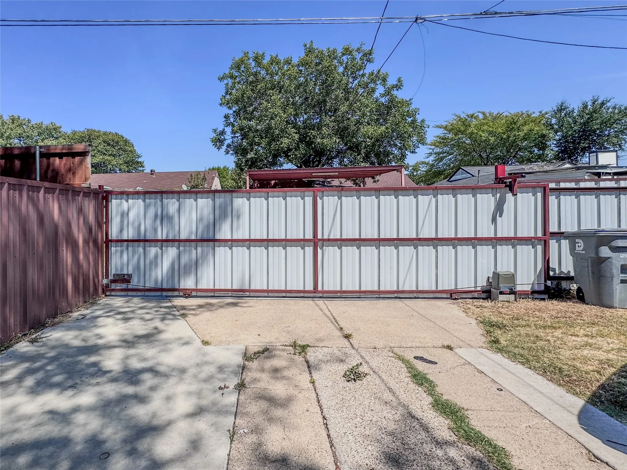 Single Family Residence For Sale in Dallas County , 1508 Pocono Trail, Dallas, Texas 75217, 3 Bedroom, 2 Bathroom, Garage spaces, 1,110 Sqft, built in 1982, mls#21373046, Real Estate Agent in Dallas, Homes For Sale in Dallas county, Homes For Sale in Dallas, Realtor in Dallas Texas, Real Estate Brokerage Independent Realty Texas, Luminita Cordes Realtor
