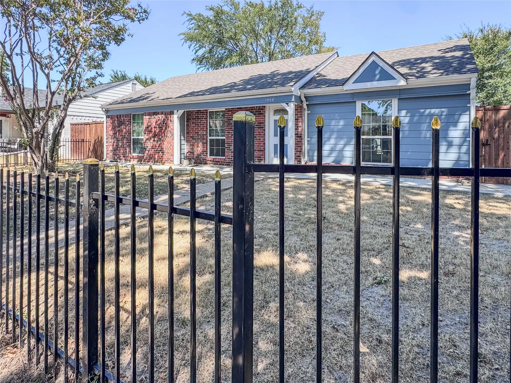 Single Family Residence For Sale in Dallas County , 1508 Pocono Trail, Dallas, Texas 75217, 3 Bedroom, 2 Bathroom, Garage spaces, 1,110 Sqft, built in 1982, mls#21373046, Real Estate Agent in Dallas, Homes For Sale in Dallas county, Homes For Sale in Dallas, Realtor in Dallas Texas, Real Estate Brokerage Independent Realty Texas, Luminita Cordes Realtor