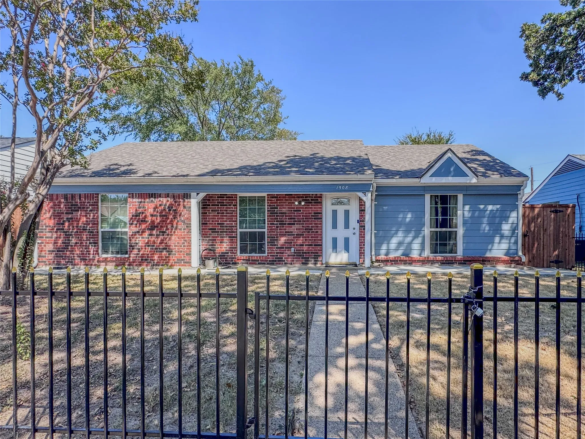 Single Family Residence For Sale in Dallas County , 1508 Pocono Trail, Dallas, Texas 75217, 3 Bedroom, 2 Bathroom, Garage spaces, 1,110 Sqft, built in 1982, mls#21373046, Real Estate Agent in Dallas, Homes For Sale in Dallas county, Homes For Sale in Dallas, Realtor in Dallas Texas, Real Estate Brokerage Independent Realty Texas, Luminita Cordes Realtor