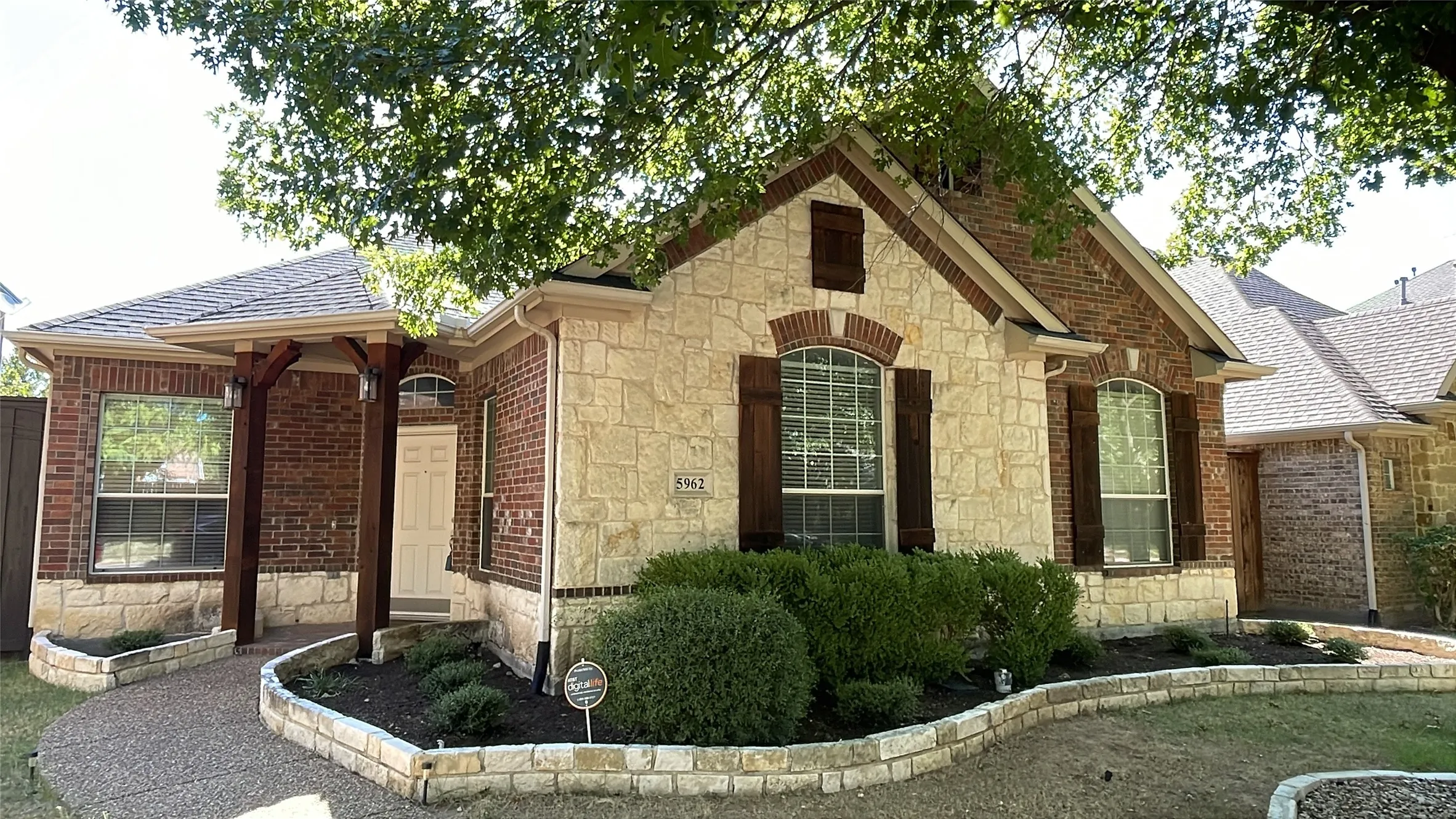 Single Family Residence For Rent in Denton County , 5962 Country View Lane, Frisco, Texas 75036, 3 Bedroom, 2 Bathroom, 2 Garage spaces, 2,097 Sqft, built in 2004, mls#21373115, Real Estate Agent in Frisco, Homes For Rent in Denton county, Homes For Rent in Frisco, Realtor in Frisco Texas, Real Estate Brokerage Independent Realty Texas, Luminita Cordes Realtor