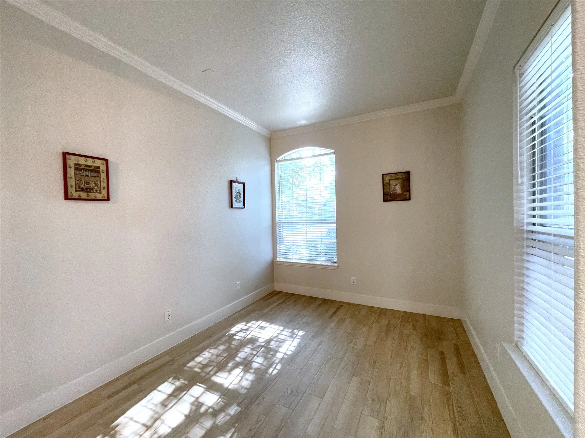 Single Family Residence For Rent in Denton County , 5962 Country View Lane, Frisco, Texas 75036, 3 Bedroom, 2 Bathroom, 2 Garage spaces, 2,097 Sqft, built in 2004, mls#21373115, Real Estate Agent in Frisco, Homes For Rent in Denton county, Homes For Rent in Frisco, Realtor in Frisco Texas, Real Estate Brokerage Independent Realty Texas, Luminita Cordes Realtor