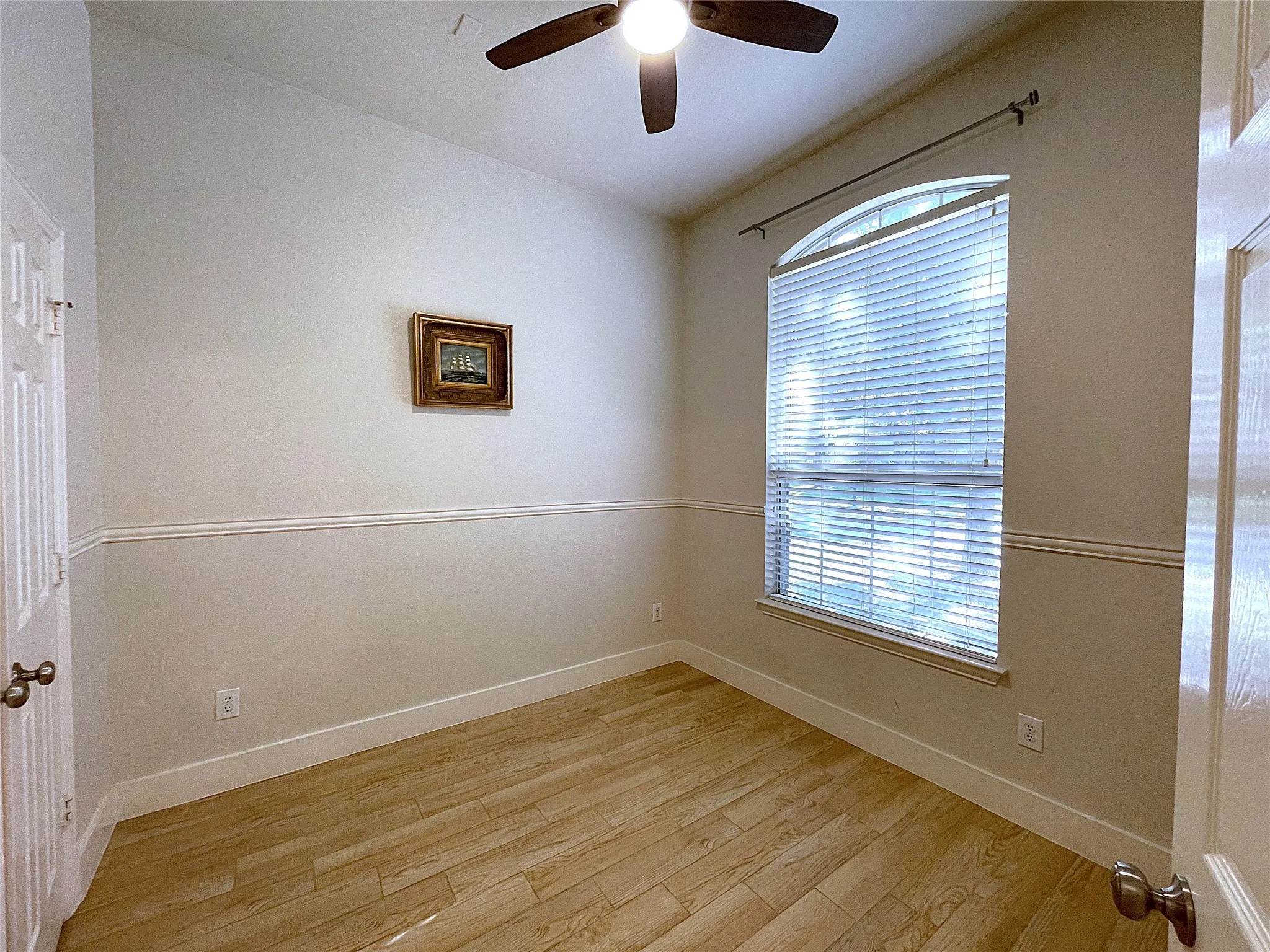 Single Family Residence For Rent in Denton County , 5962 Country View Lane, Frisco, Texas 75036, 3 Bedroom, 2 Bathroom, 2 Garage spaces, 2,097 Sqft, built in 2004, mls#21373115, Real Estate Agent in Frisco, Homes For Rent in Denton county, Homes For Rent in Frisco, Realtor in Frisco Texas, Real Estate Brokerage Independent Realty Texas, Luminita Cordes Realtor