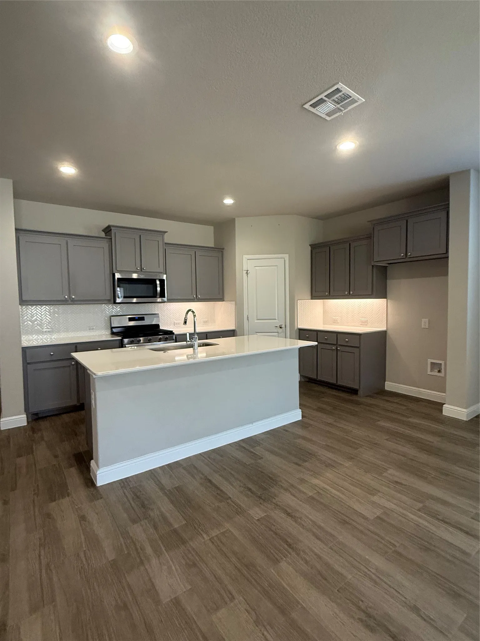 Single Family Residence For Rent in Parker County , 1232 Kerrville Lane, Weatherford, Texas 76087, 4 Bedroom, 2 Bathroom, 2 Garage spaces, 2,110 Sqft, built in 2021, mls#21373313, Real Estate Agent in Weatherford, Homes For Rent in Parker county, Homes For Rent in Weatherford, Realtor in Weatherford Texas, Real Estate Brokerage Independent Realty Texas, Luminita Cordes Realtor