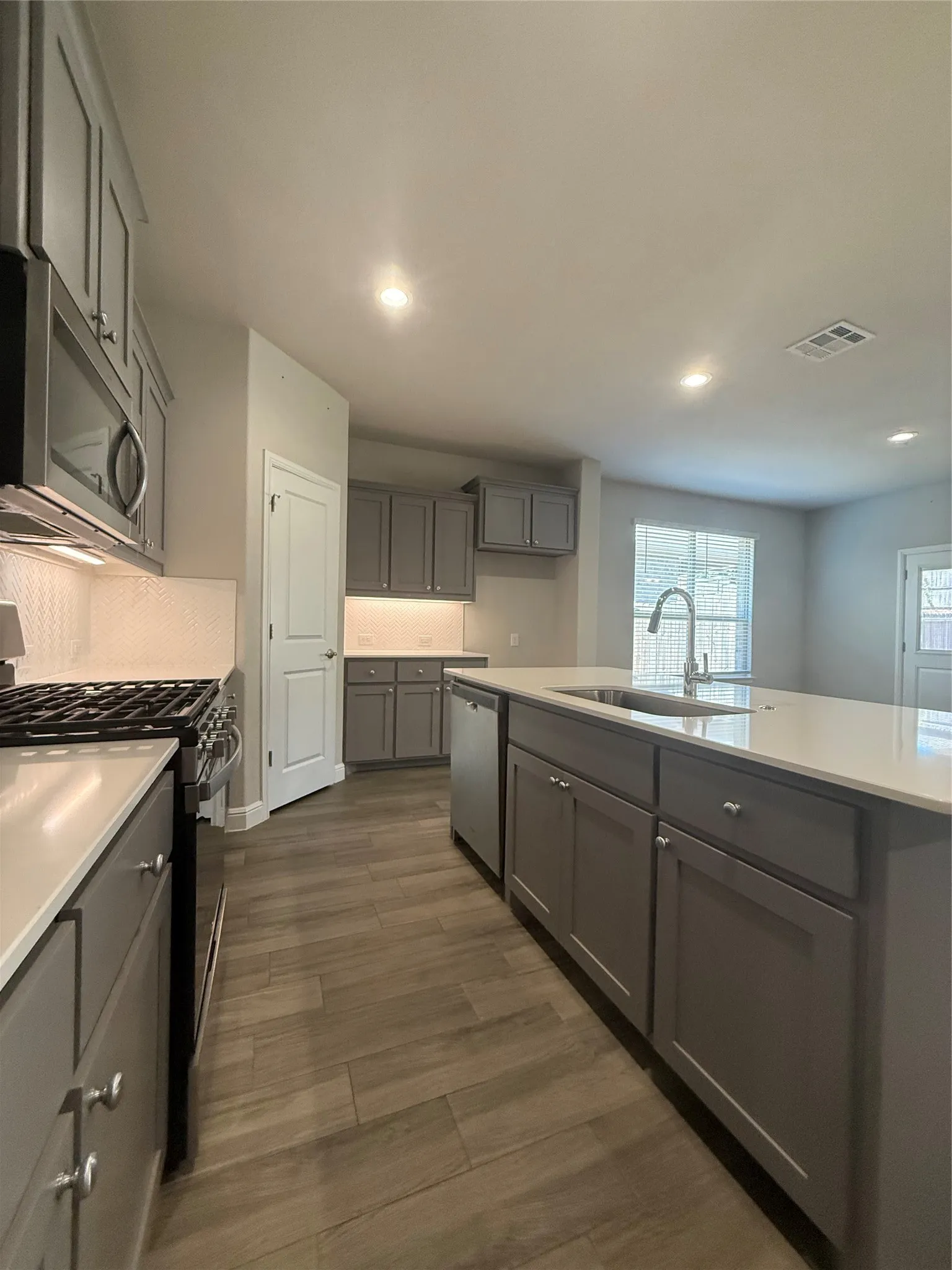 Single Family Residence For Rent in Parker County , 1232 Kerrville Lane, Weatherford, Texas 76087, 4 Bedroom, 2 Bathroom, 2 Garage spaces, 2,110 Sqft, built in 2021, mls#21373313, Real Estate Agent in Weatherford, Homes For Rent in Parker county, Homes For Rent in Weatherford, Realtor in Weatherford Texas, Real Estate Brokerage Independent Realty Texas, Luminita Cordes Realtor