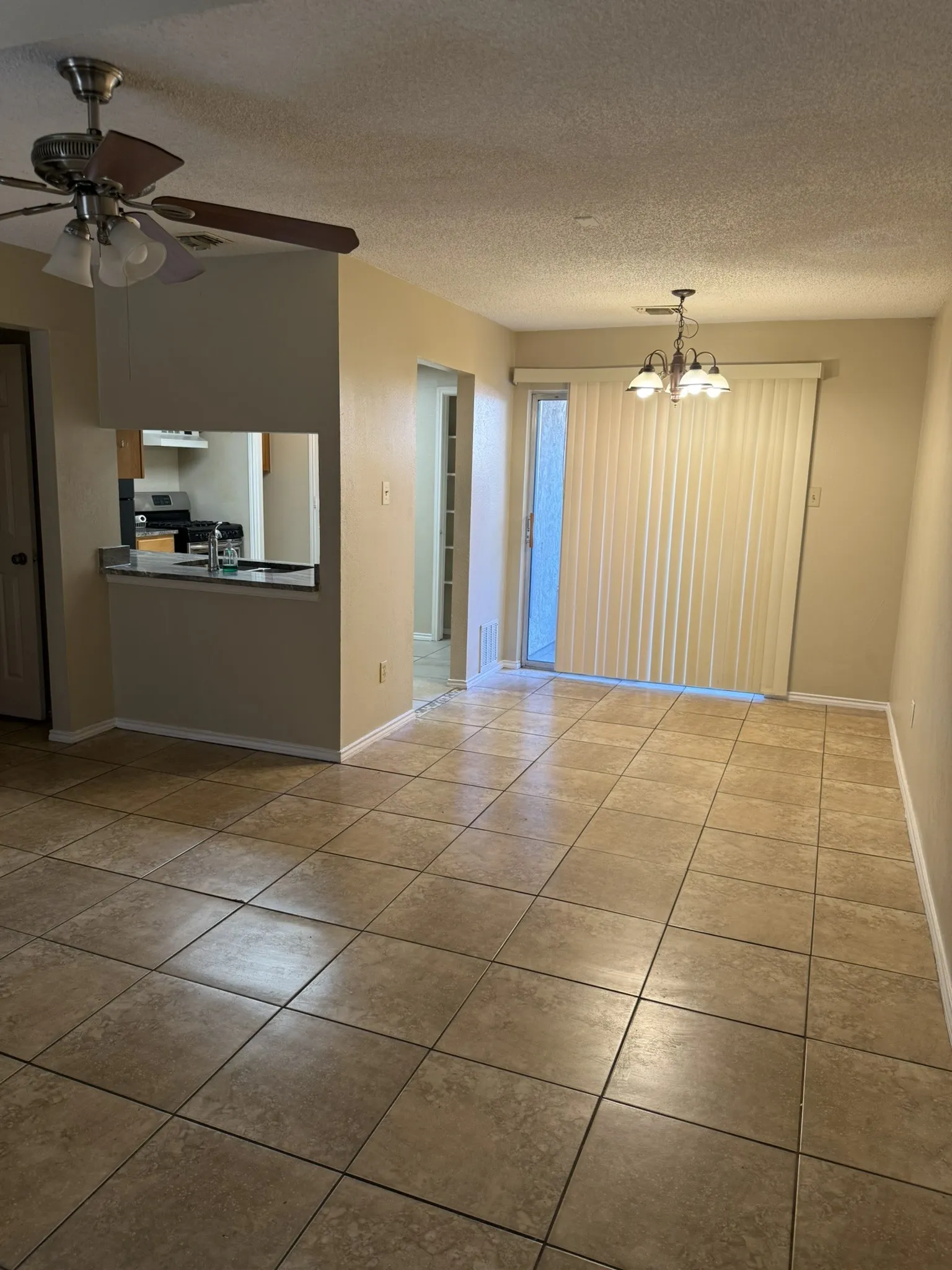Townhouse For Rent in Dallas County , 4922 Rolling Vista, Mesquite, Texas 75150, 3 Bedroom, 3 Bathroom, 1 Garage spaces, 1,246 Sqft, built in 1984, mls#21373338, Real Estate Agent in Mesquite, Homes For Rent in Dallas county, Homes For Rent in Mesquite, Realtor in Mesquite Texas, Real Estate Brokerage Independent Realty Texas, Luminita Cordes Realtor