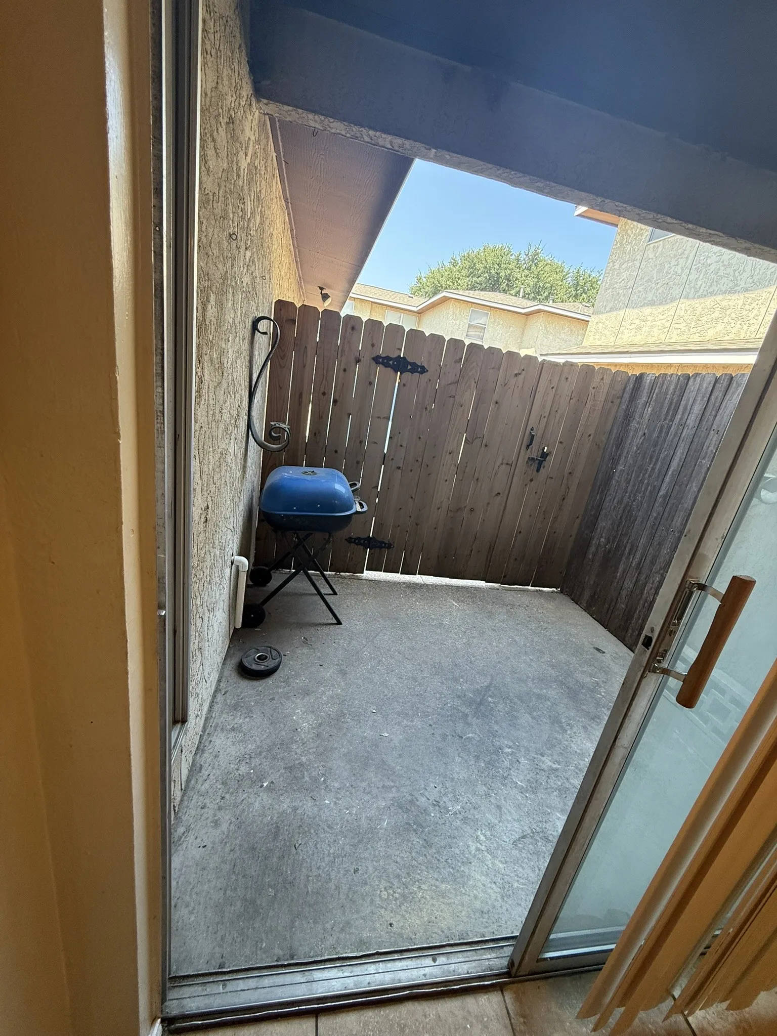 Townhouse For Rent in Dallas County , 4922 Rolling Vista, Mesquite, Texas 75150, 3 Bedroom, 3 Bathroom, 1 Garage spaces, 1,246 Sqft, built in 1984, mls#21373338, Real Estate Agent in Mesquite, Homes For Rent in Dallas county, Homes For Rent in Mesquite, Realtor in Mesquite Texas, Real Estate Brokerage Independent Realty Texas, Luminita Cordes Realtor