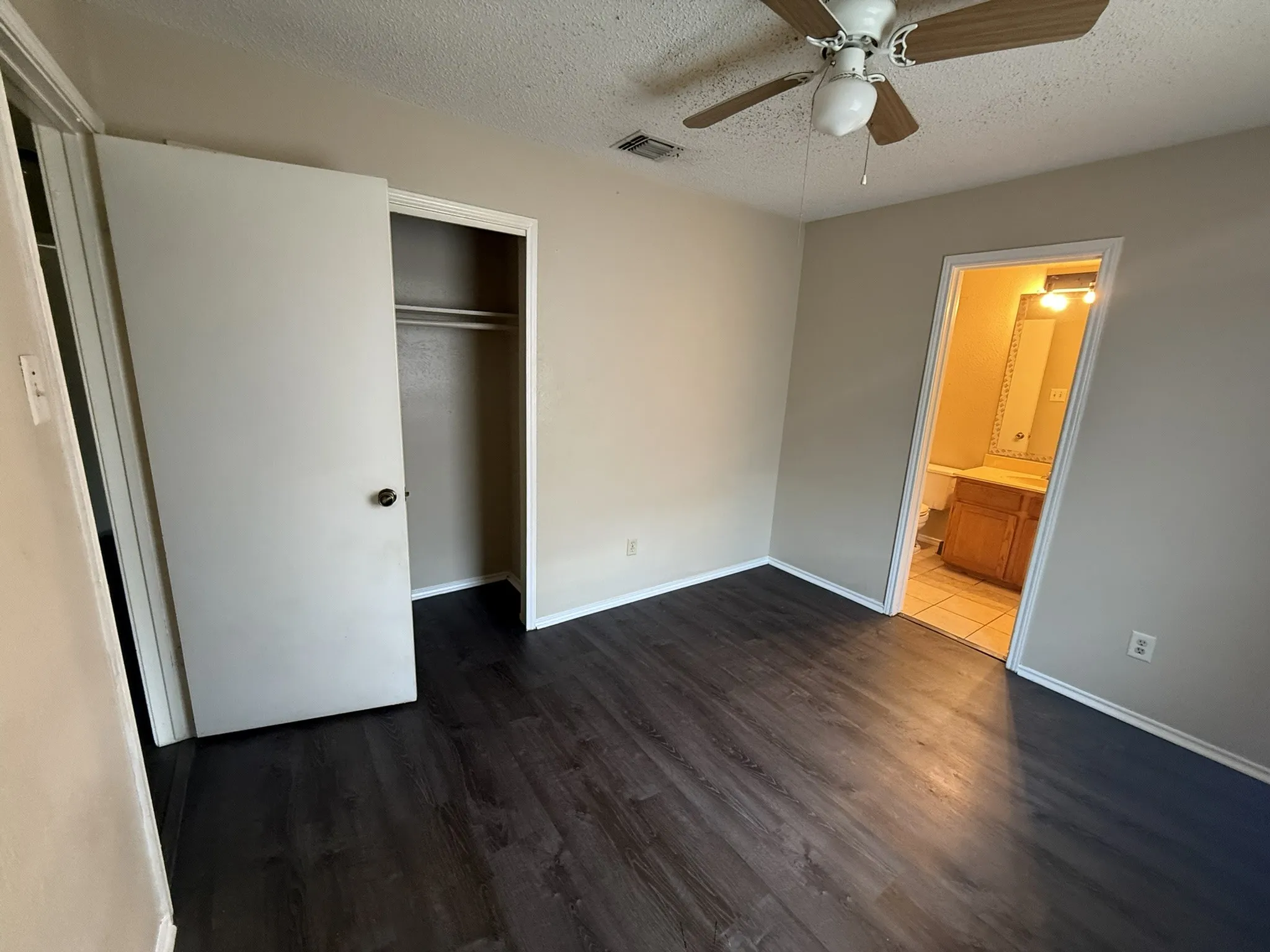 Townhouse For Rent in Dallas County , 4922 Rolling Vista, Mesquite, Texas 75150, 3 Bedroom, 3 Bathroom, 1 Garage spaces, 1,246 Sqft, built in 1984, mls#21373338, Real Estate Agent in Mesquite, Homes For Rent in Dallas county, Homes For Rent in Mesquite, Realtor in Mesquite Texas, Real Estate Brokerage Independent Realty Texas, Luminita Cordes Realtor