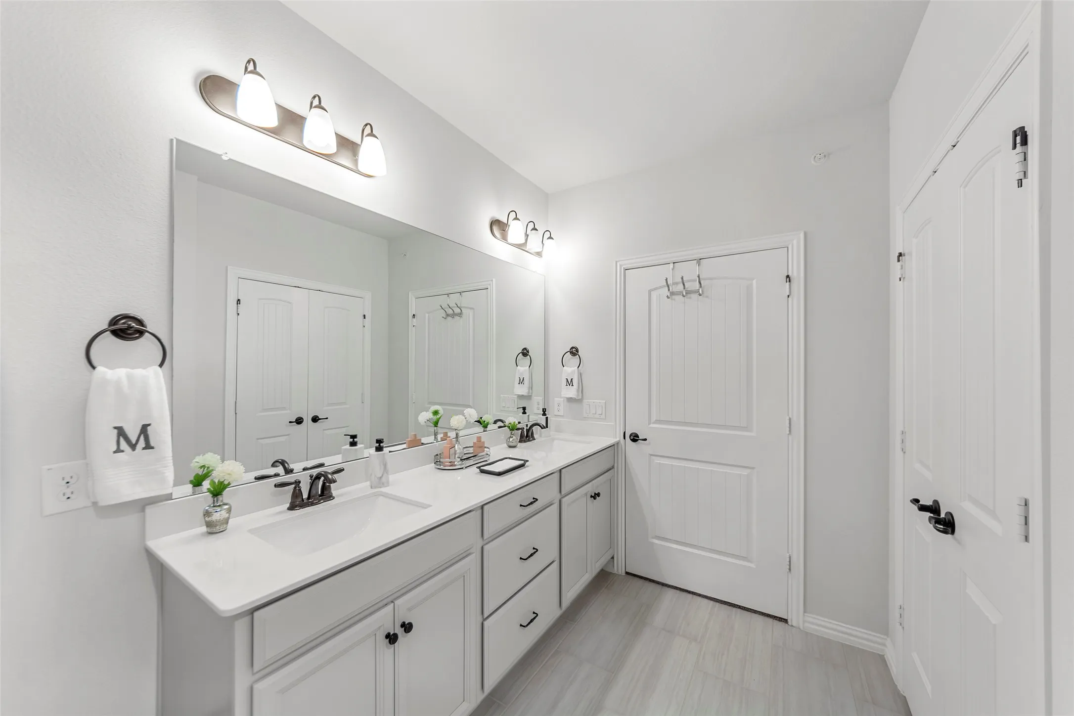 Condominium For Sale in Collin County , 651 N Watters Road 5407, Allen, Texas 75013, 3 Bedroom, 2 Bathroom, 1 Garage spaces, 1,884 Sqft, built in 2020, mls#21373288, Real Estate Agent in Allen, Homes For Sale in Collin county, Homes For Sale in Allen, Realtor in Allen Texas, Real Estate Brokerage Independent Realty Texas, Luminita Cordes Realtor