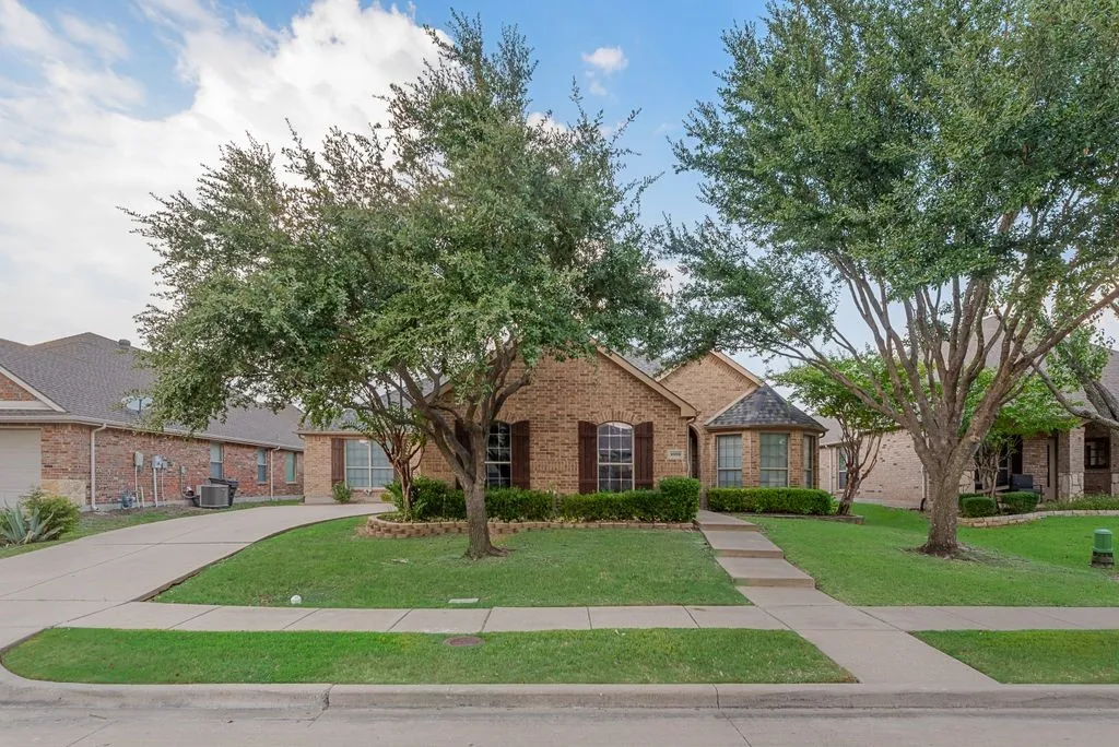Single Family Residence For Sale in Kaufman County , 1009 Dancing Waters Avenue, Forney, Texas 75126, 4 Bedroom, 2 Bathroom, 2 Garage spaces, 1,988 Sqft, built in 2005, mls#21373260, Real Estate Agent in Forney, Homes For Sale in Kaufman county, Homes For Sale in Forney, Realtor in Forney Texas, Real Estate Brokerage Independent Realty Texas, Luminita Cordes Realtor